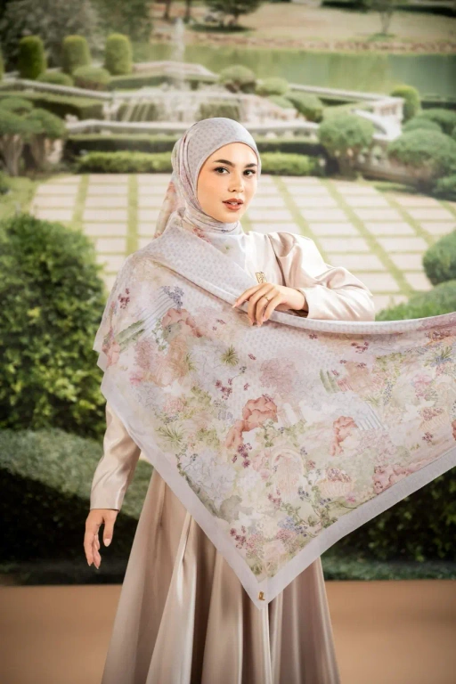 Image of SOUNDS OF GARDEN SCARF IVORINE