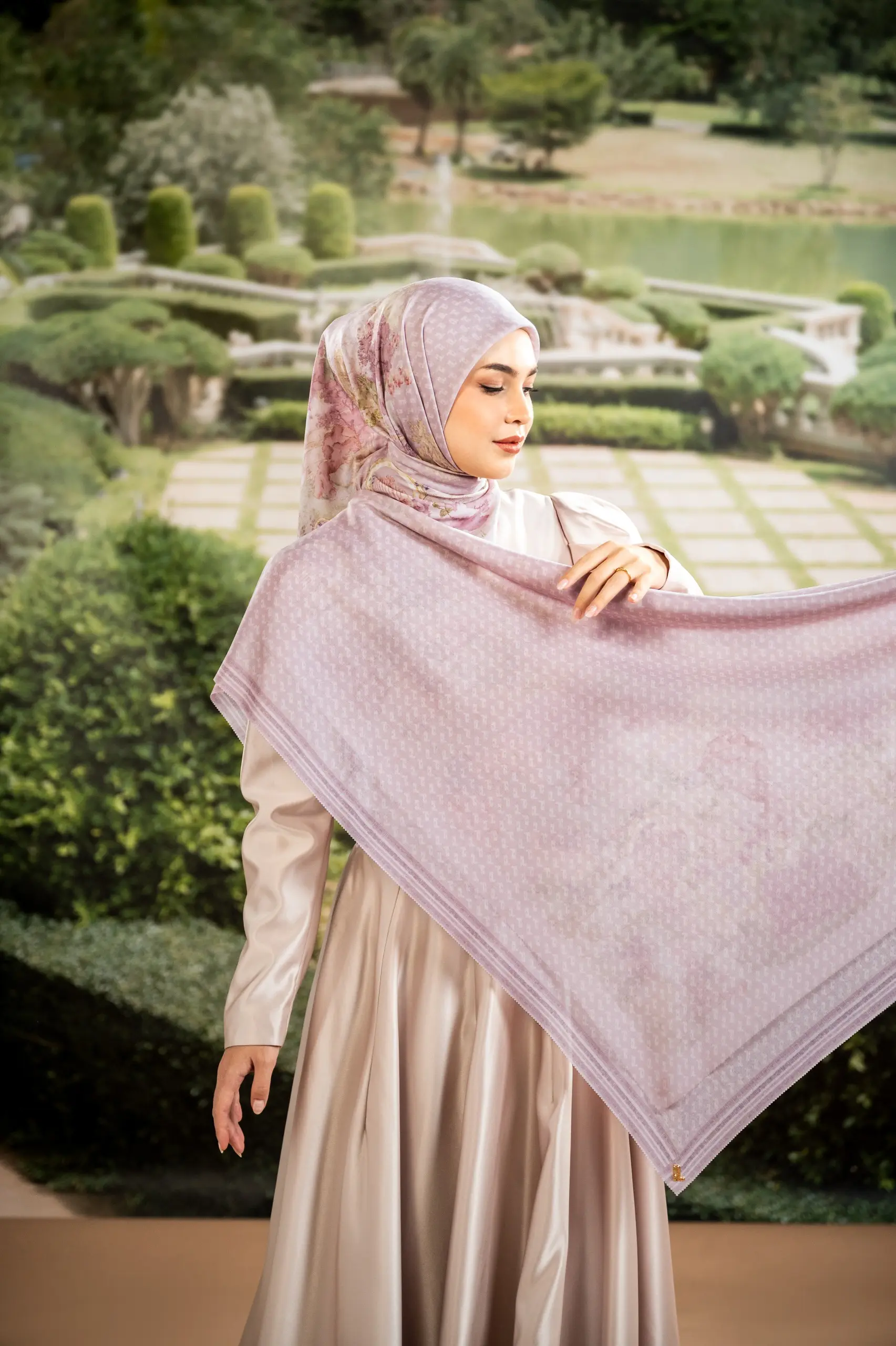 SOUNDS OF GARDEN SCARF ROSETTA