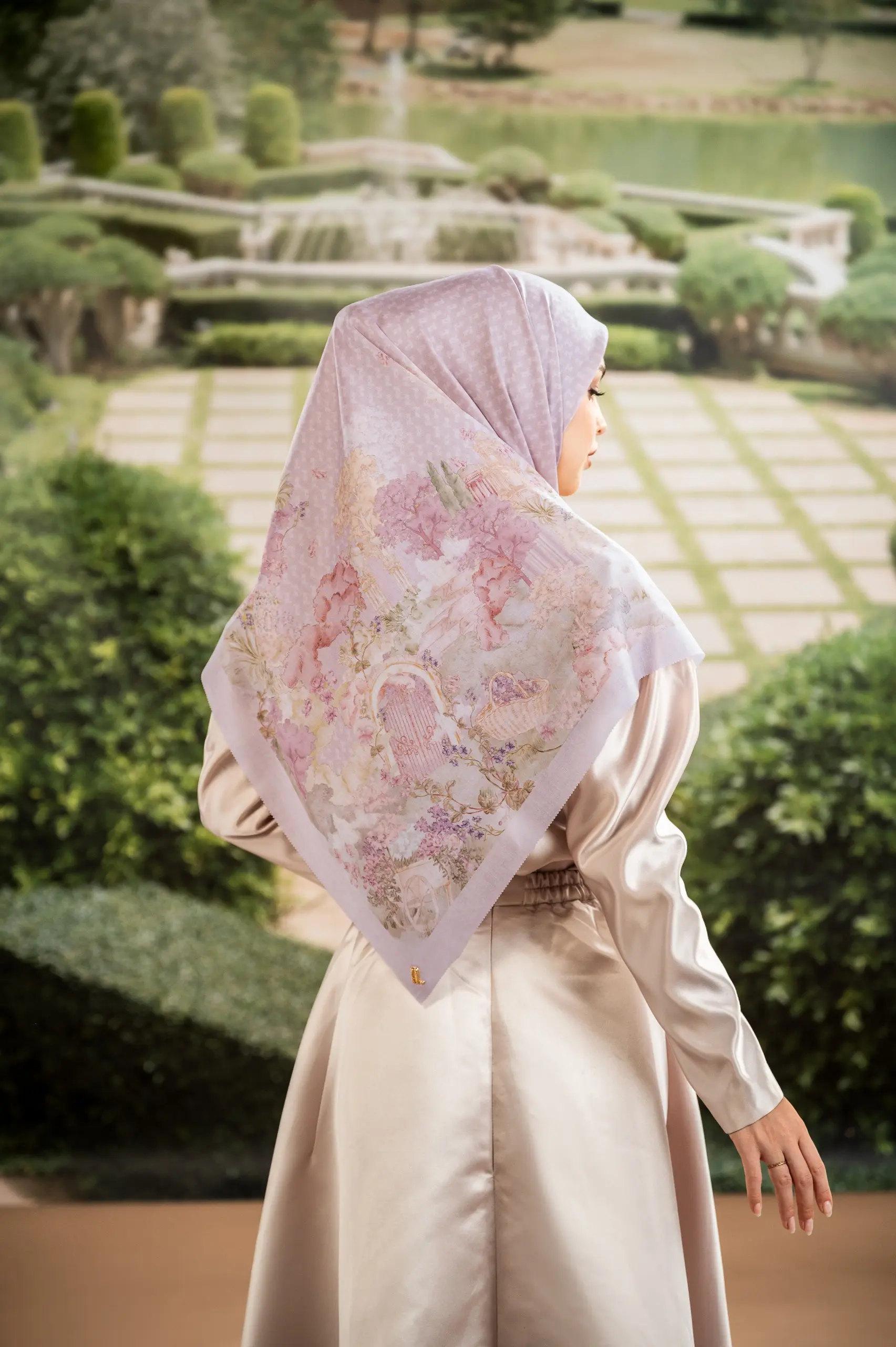 SOUNDS OF GARDEN SCARF ROSETTA