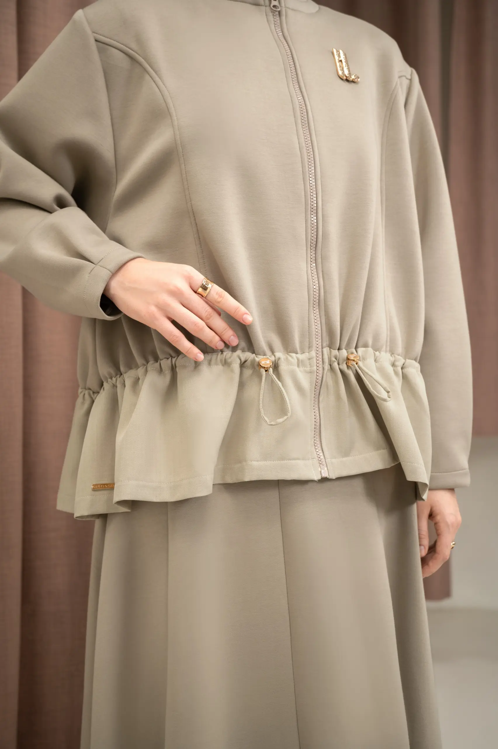 ARC JACKET TAUPE
