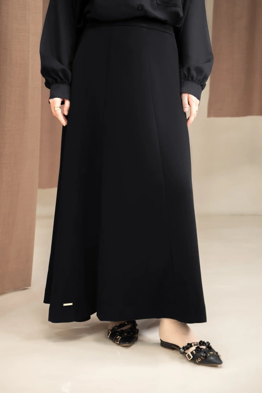 ARC SKIRT BLACK
