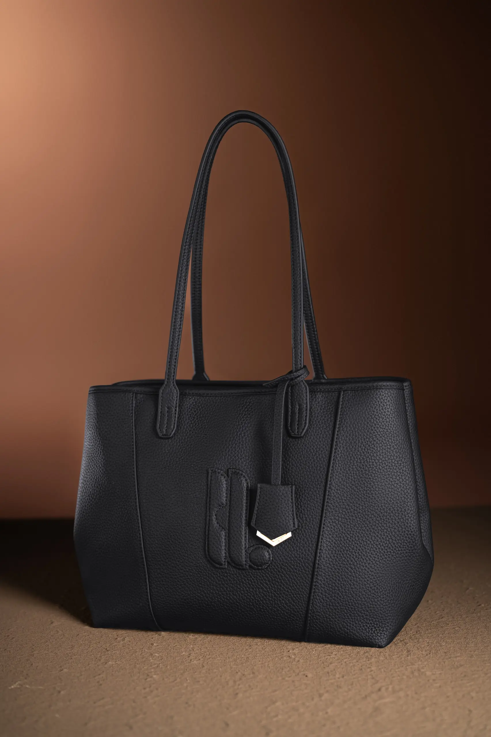 ALLURA TOTEBAG BLACK