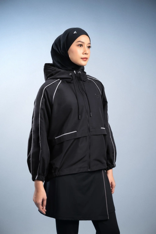 Image of LADY FIT STRIVE RAGLAN JACKET ONYX