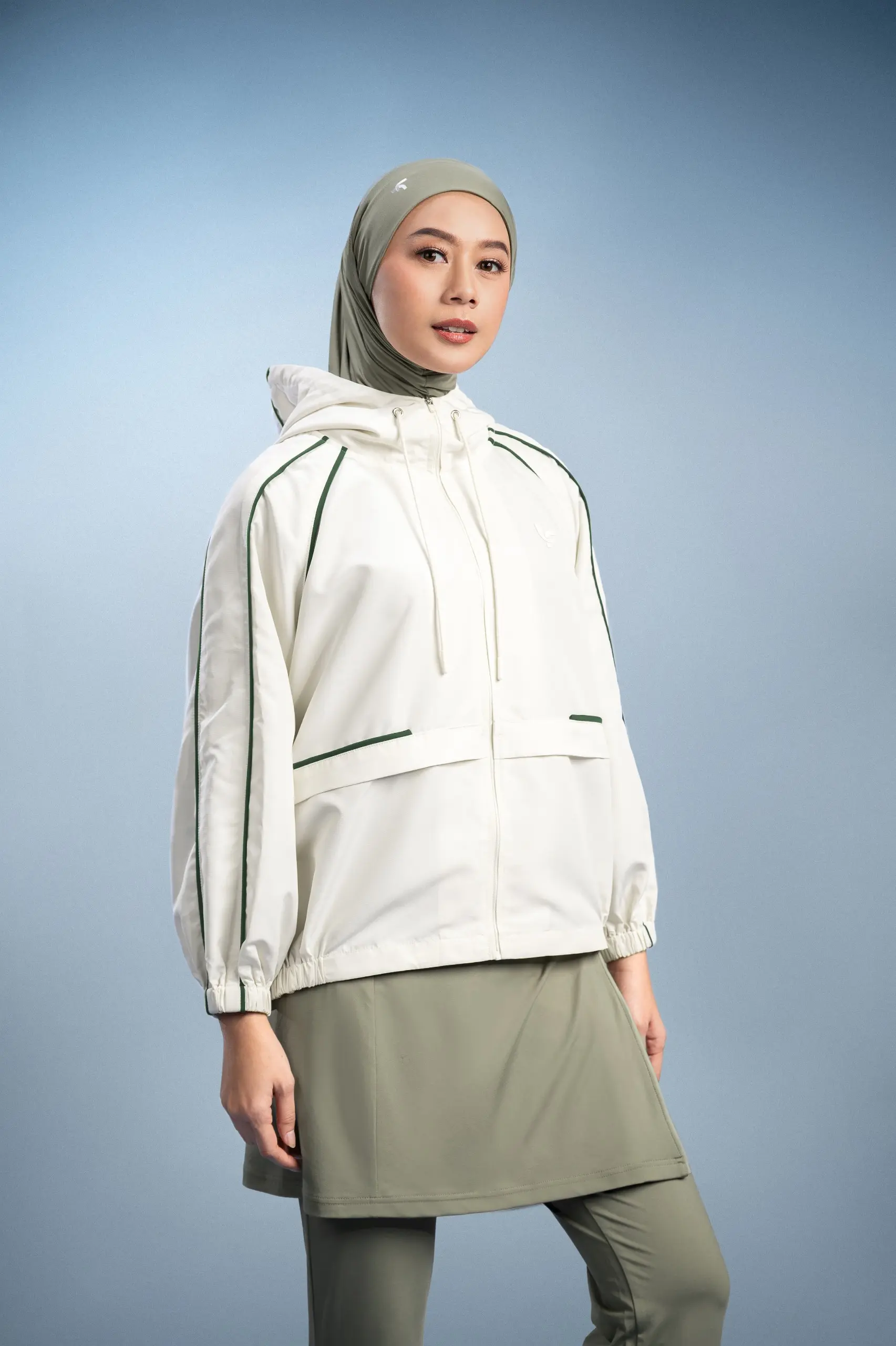 LADY FIT STRIVE RAGLAN JACKET IVORY