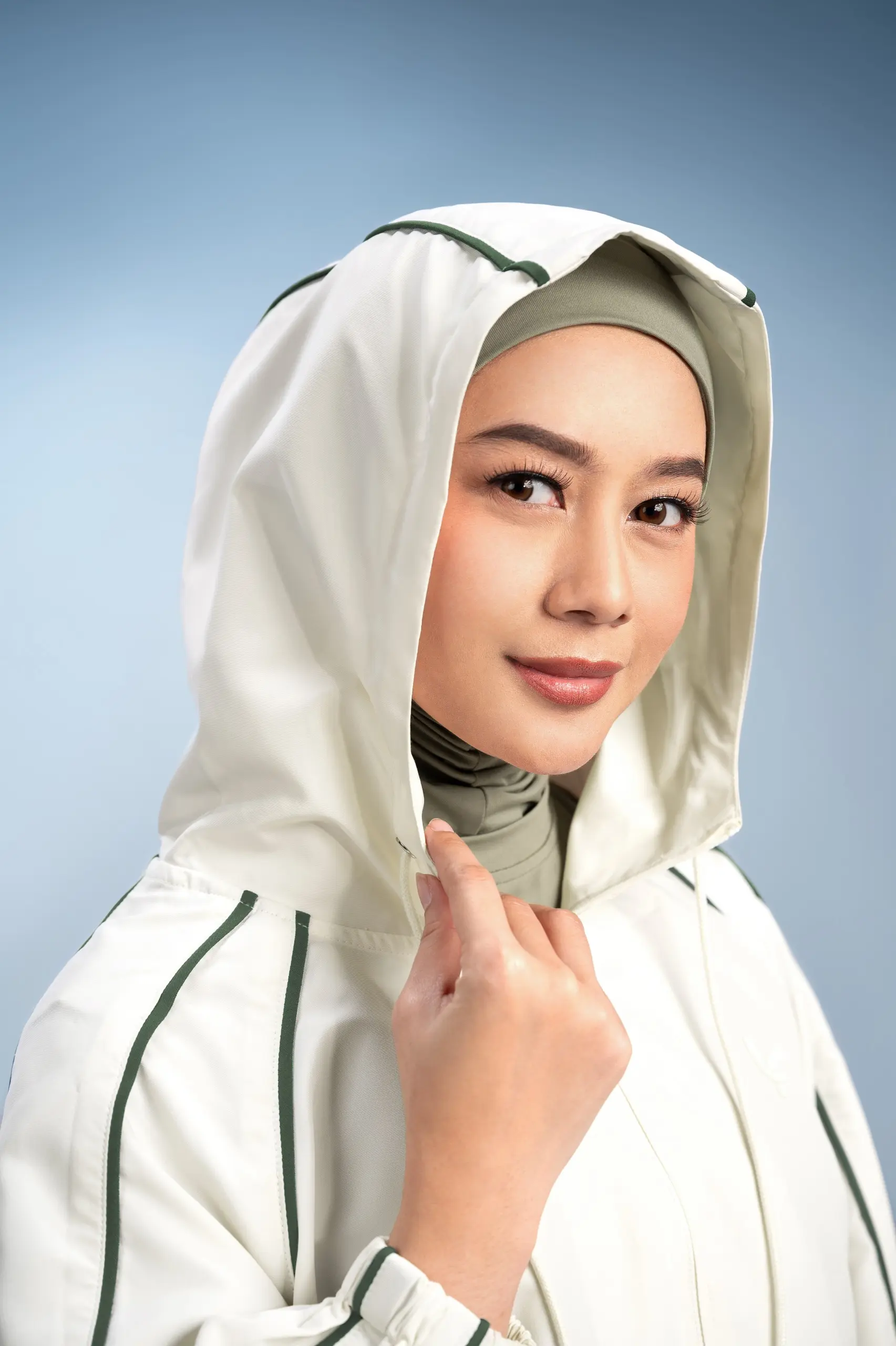 LADY FIT STRIVE RAGLAN JACKET IVORY