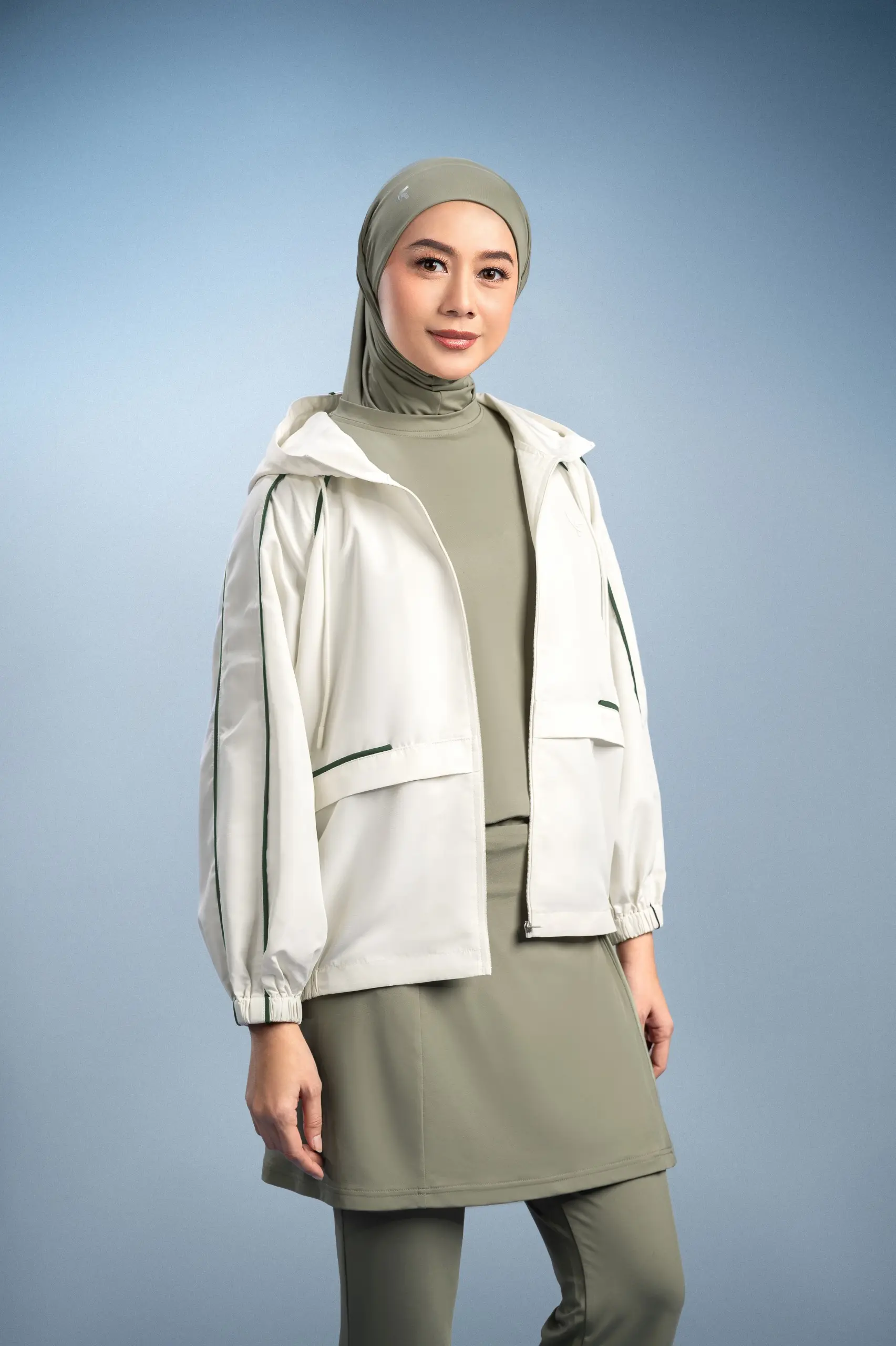 LADY FIT STRIVE RAGLAN JACKET IVORY