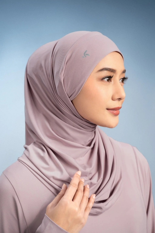 Image of LADY FIT STRIVE INSTANT HIJAB BLUSH