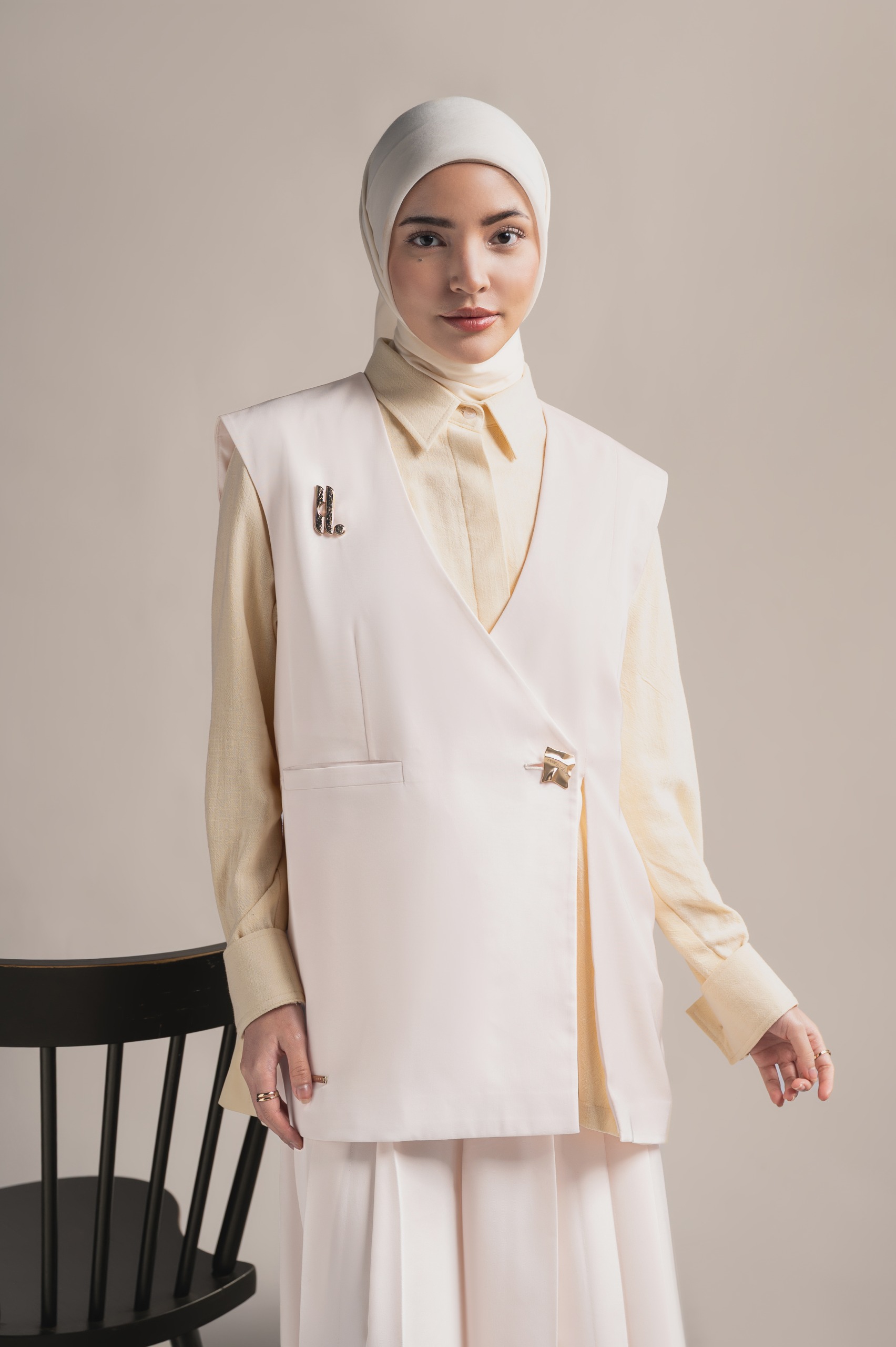 DEAR TO HEART VEST IVORY