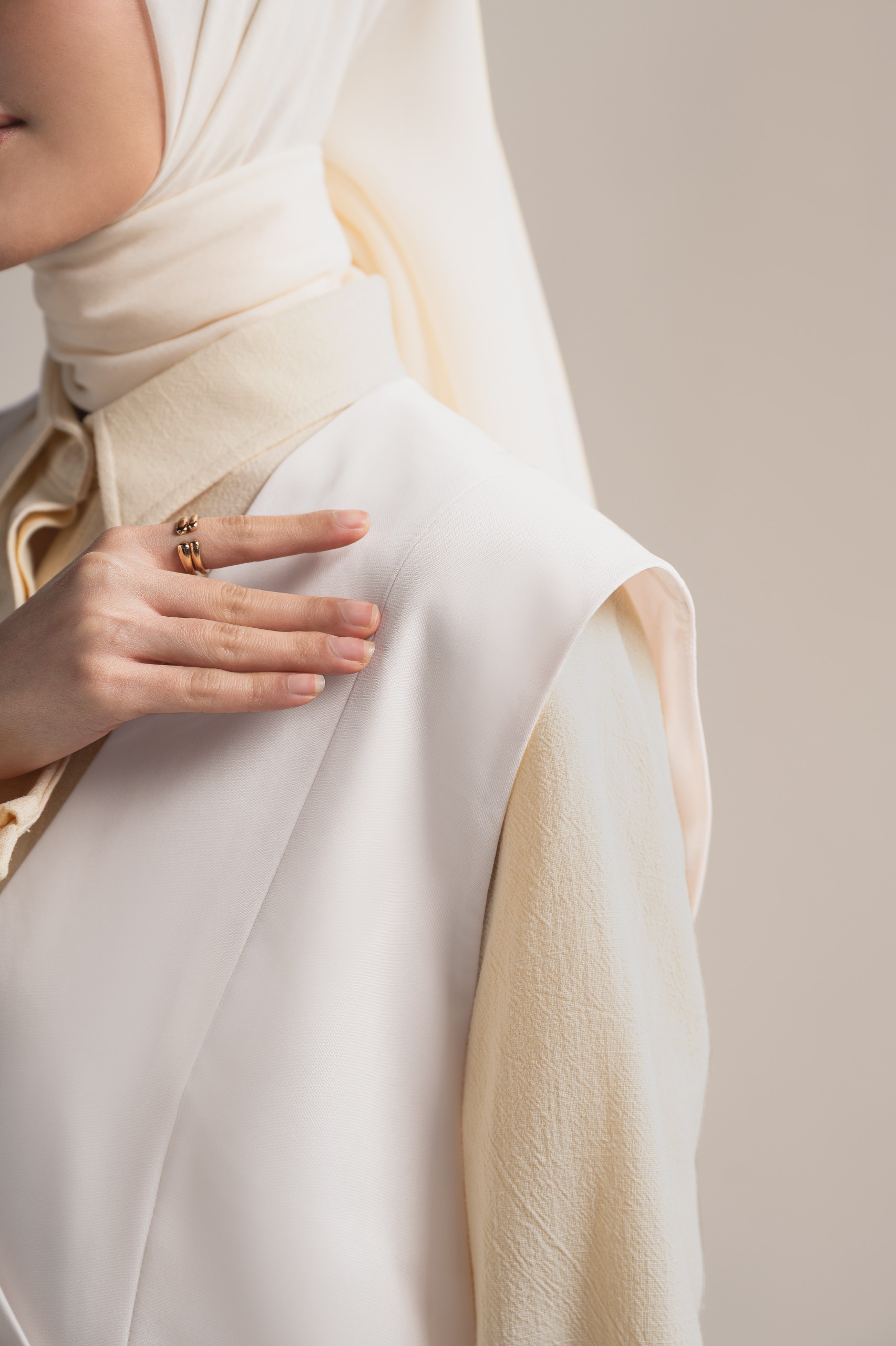 DEAR TO HEART VEST IVORY