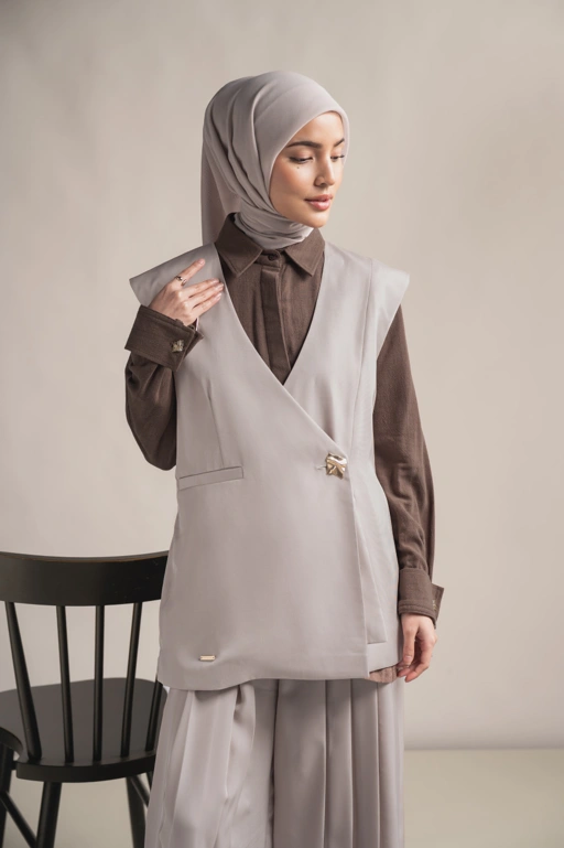 Image of DEAR TO HEART VEST SAND