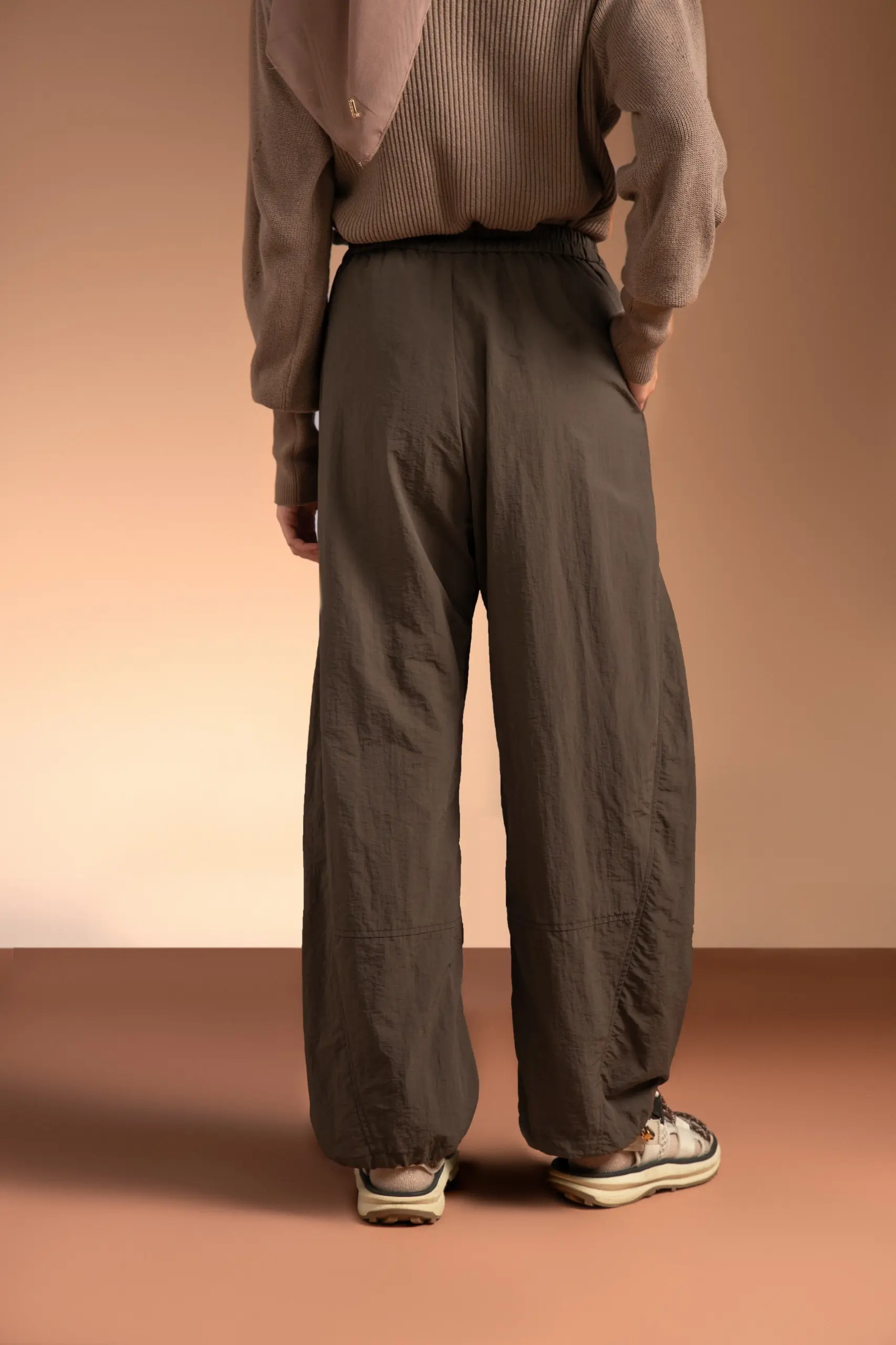 MARGOT 2.0 BARREL PANTS COFFEE