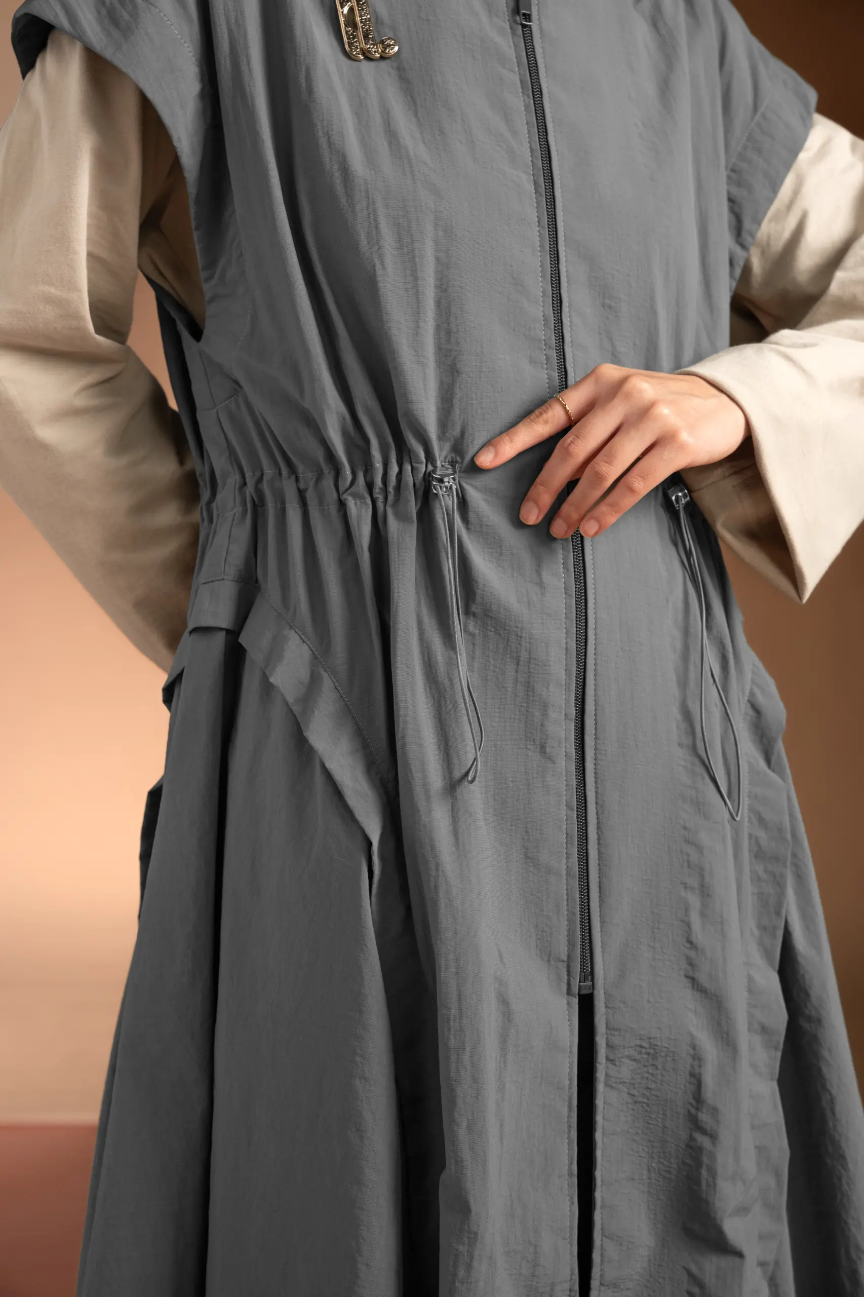 MARGOT 2.0 LONG VEST CEMENT