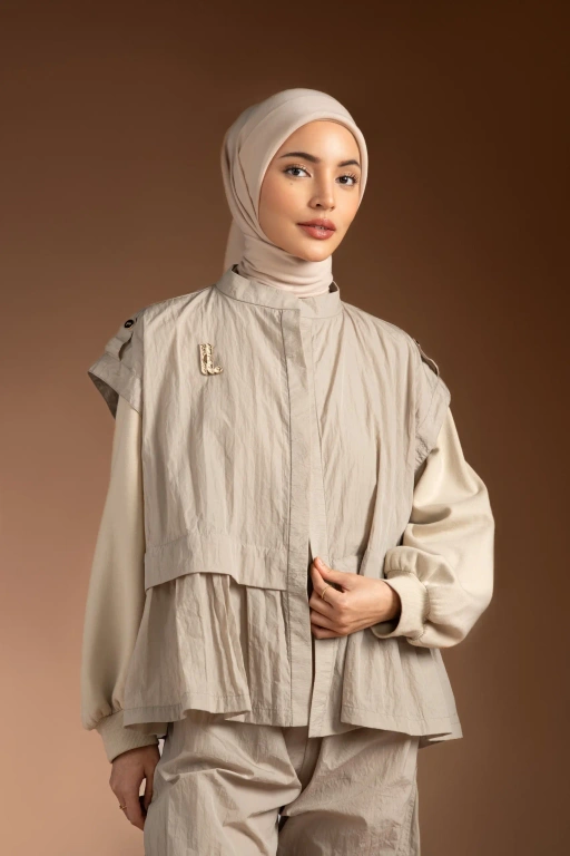 Image of MARGOT 2.0 FRILL VEST CREME