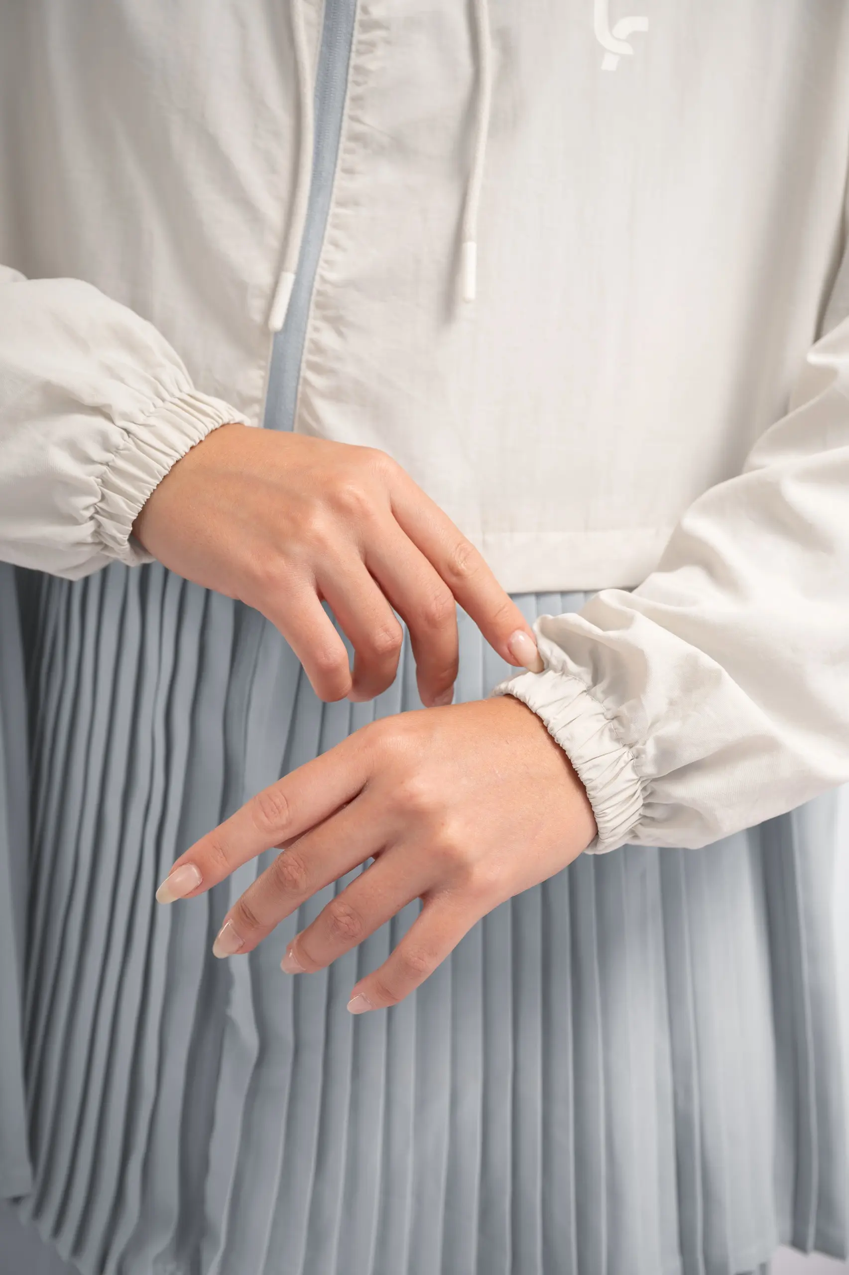 LADY FIT RUNERA PLEATED JACKET BONE