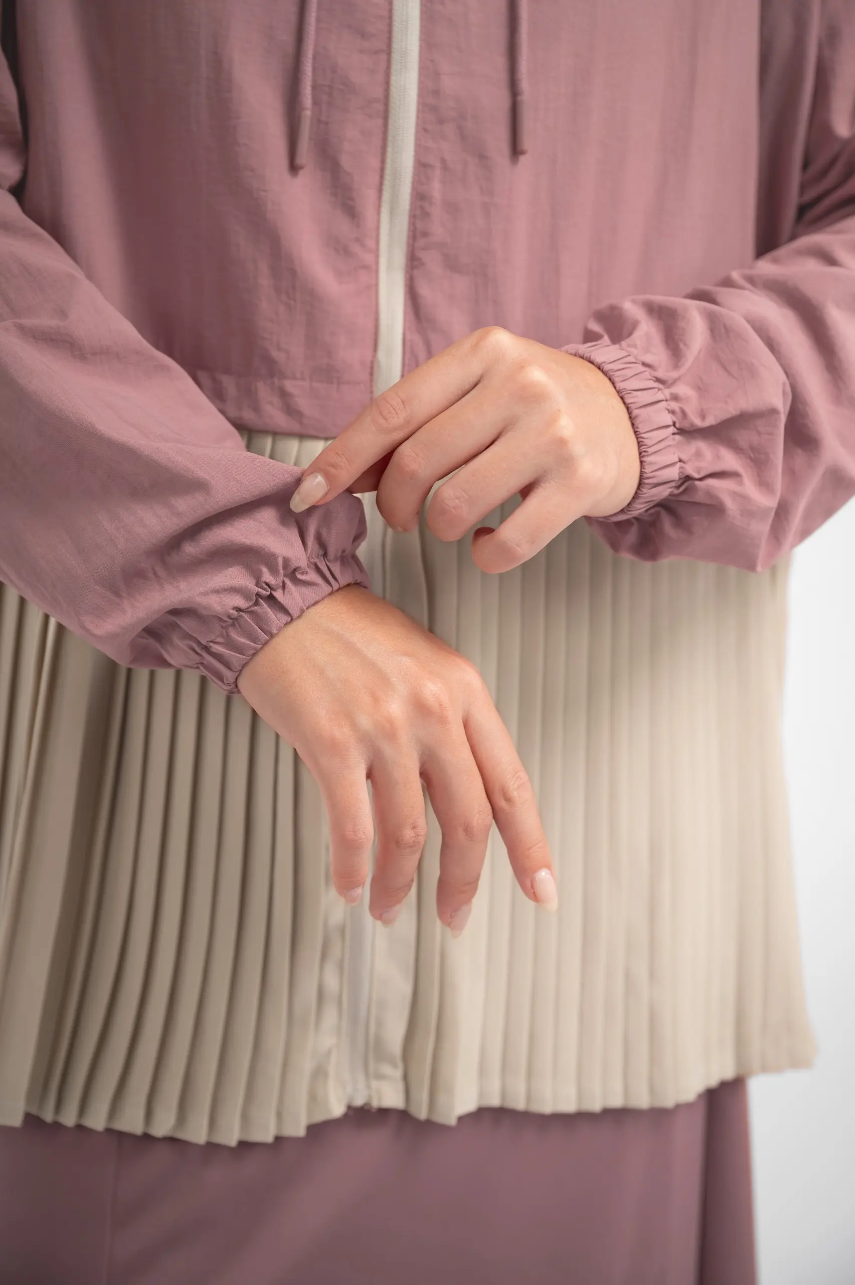 LADY FIT RUNERA PLEATED JACKET FIZZ