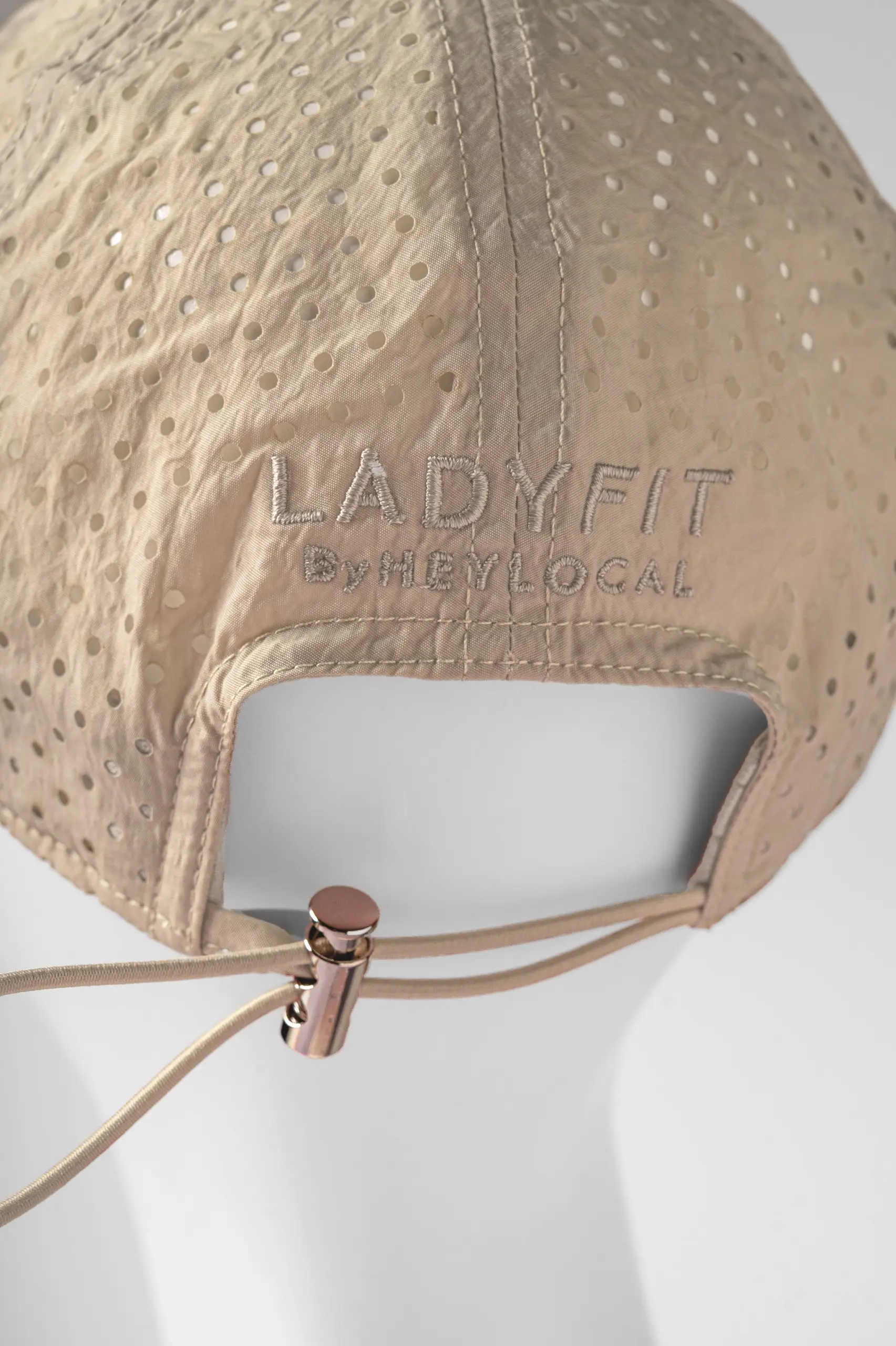 LADY FIT RUNERA CAP CREAM
