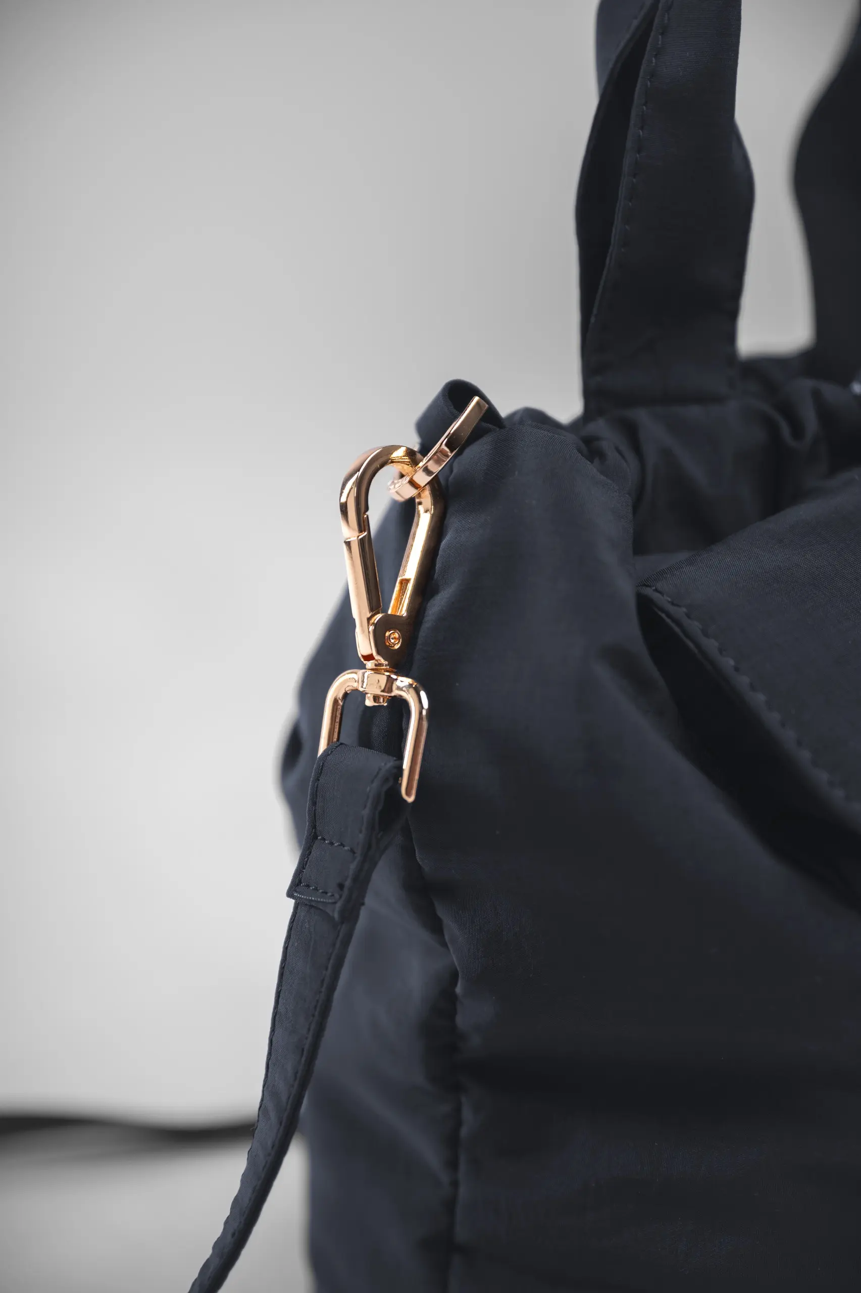 RUNERA SLING BAG ONYX