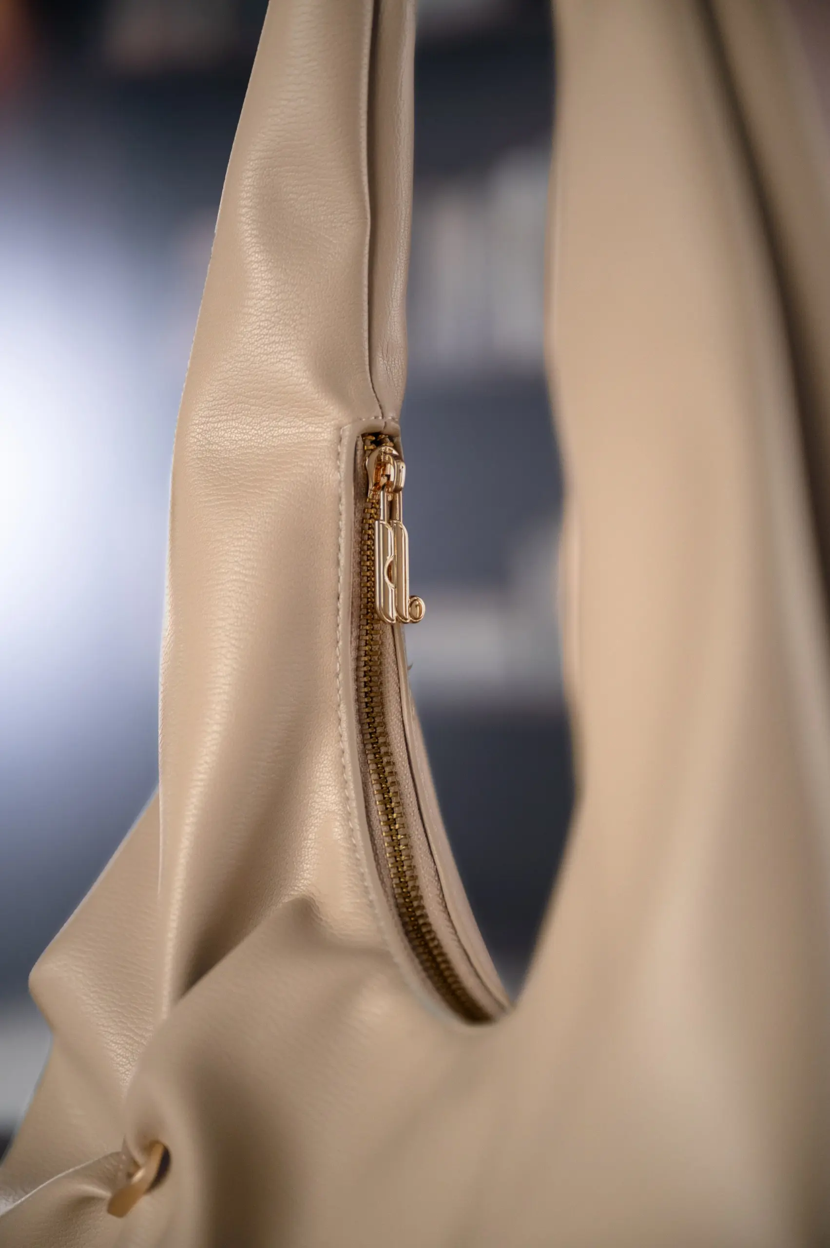 CONNECT TOTEBAG BEIGE