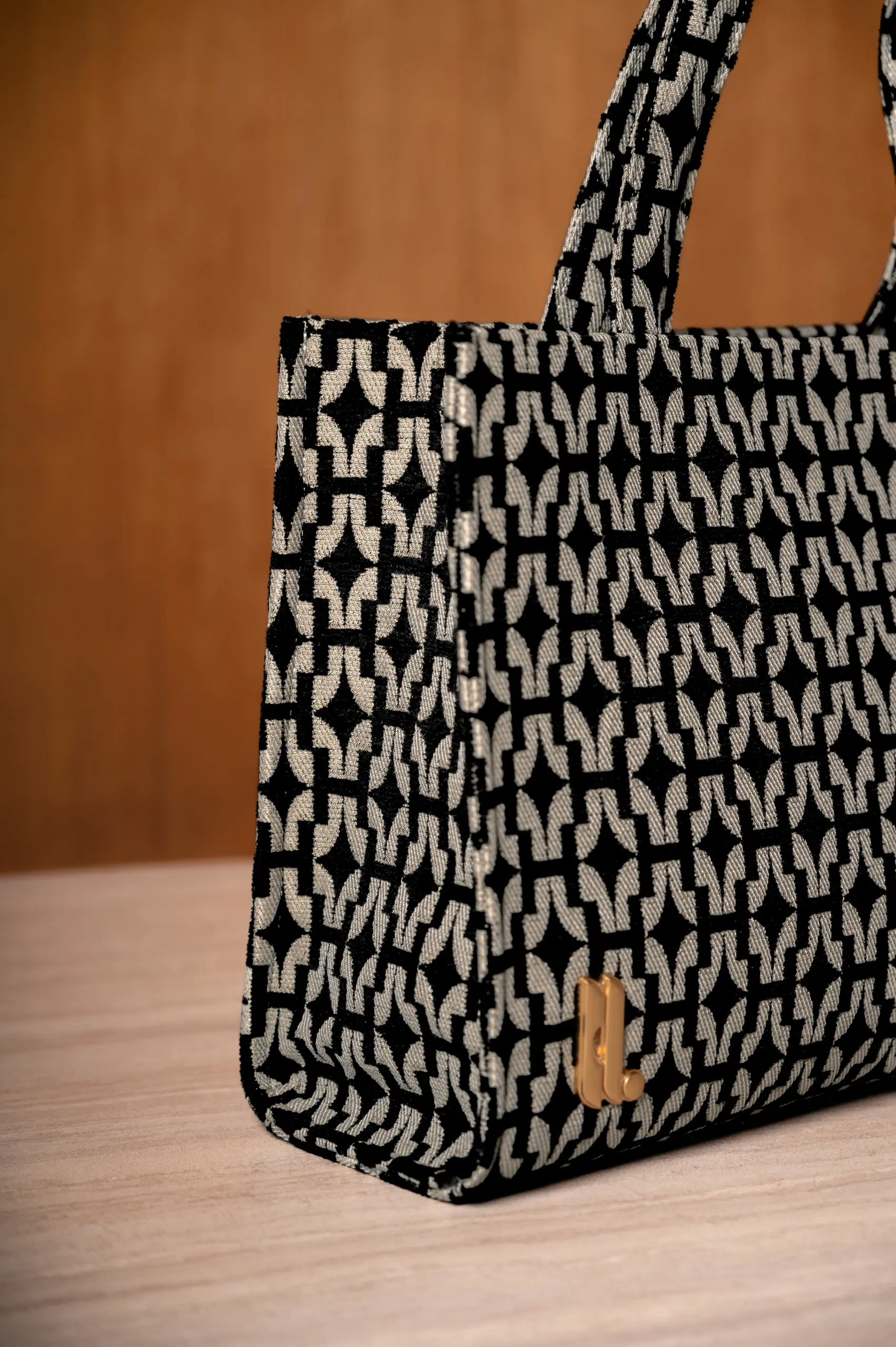 SIGNATURE H JACQUARD TOTEBAG ONYX