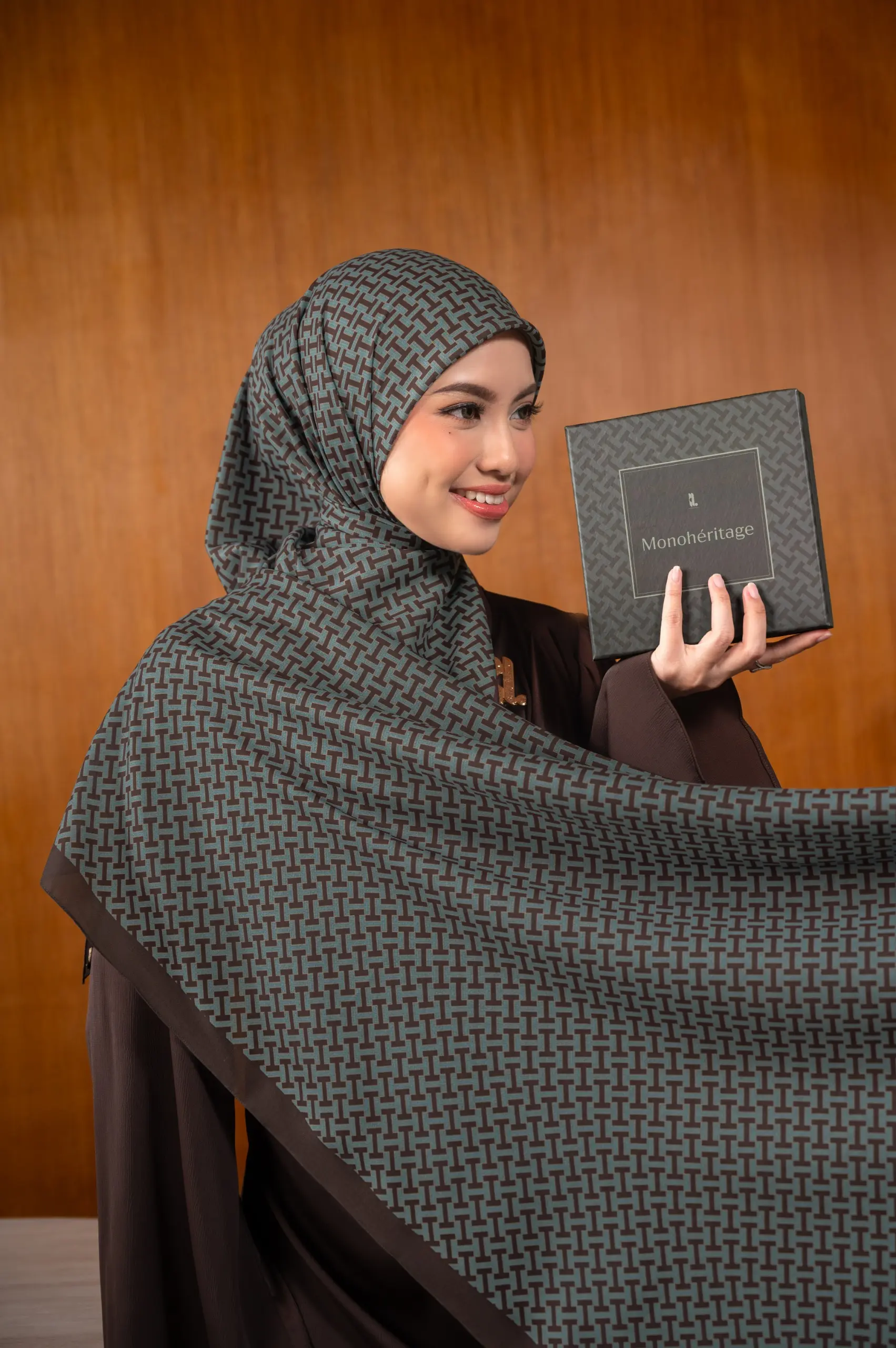 MONOHERITAGE SCARF CAFYN