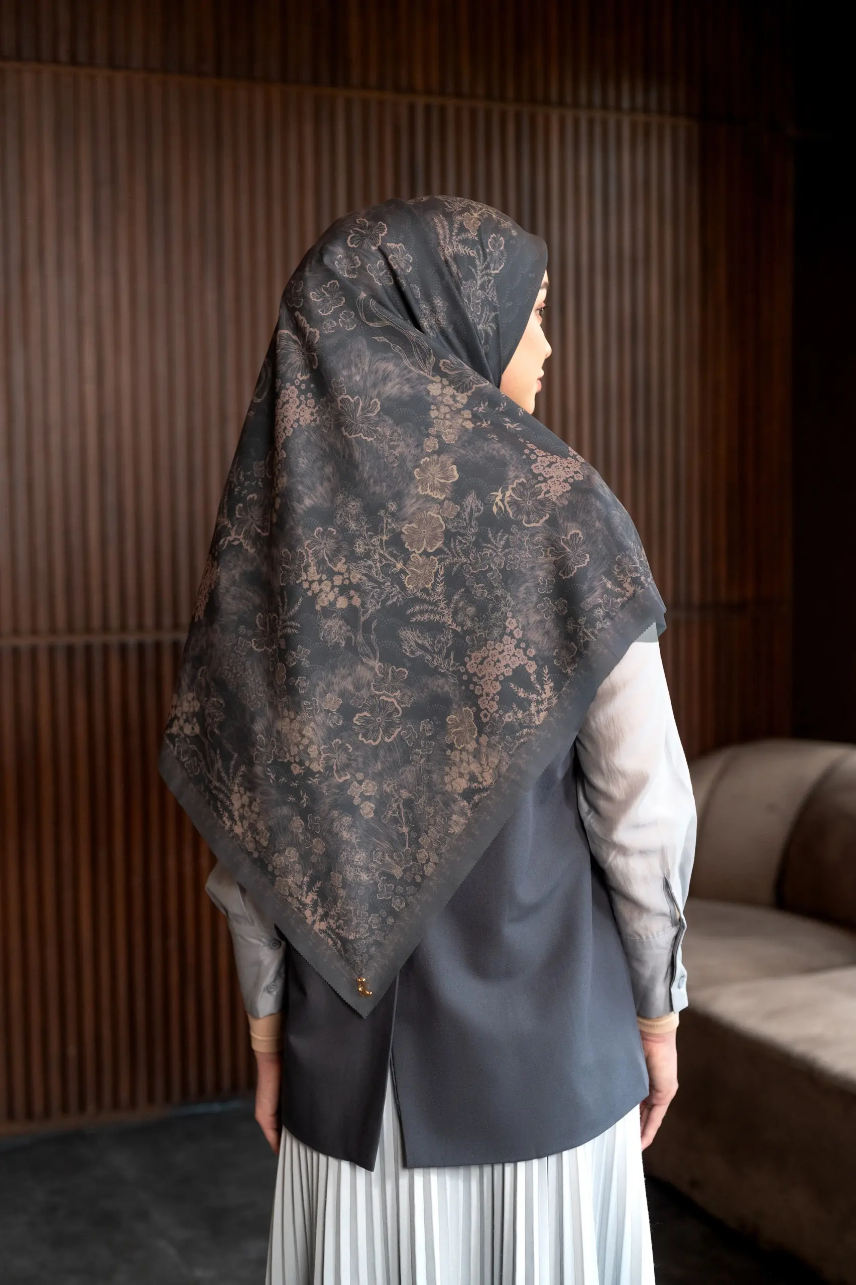 SANDREA SCARF GRAVELLE