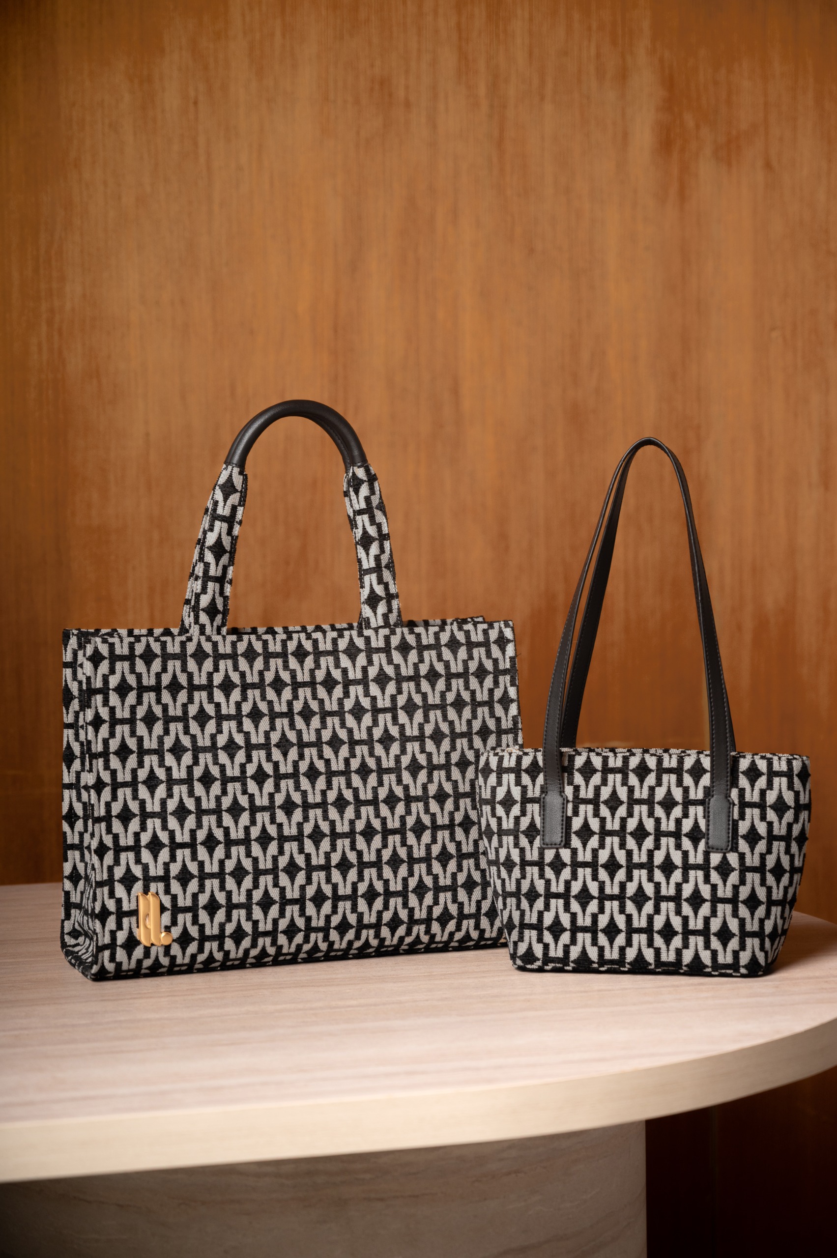 SIGNATURE H JACQUARD TOTEBAG ONYX