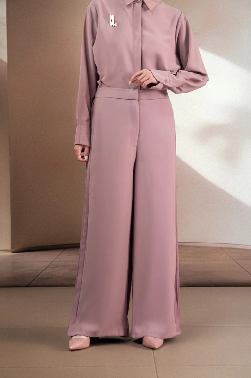 Image of CELANA BERLIPAT ELOK KUSUMA