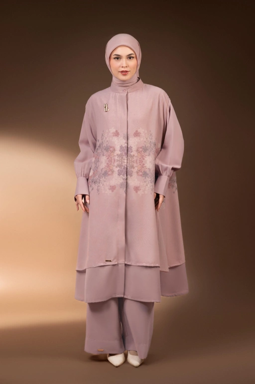 Image of GAUN MIDI BERMOTIF TENTREM SARI