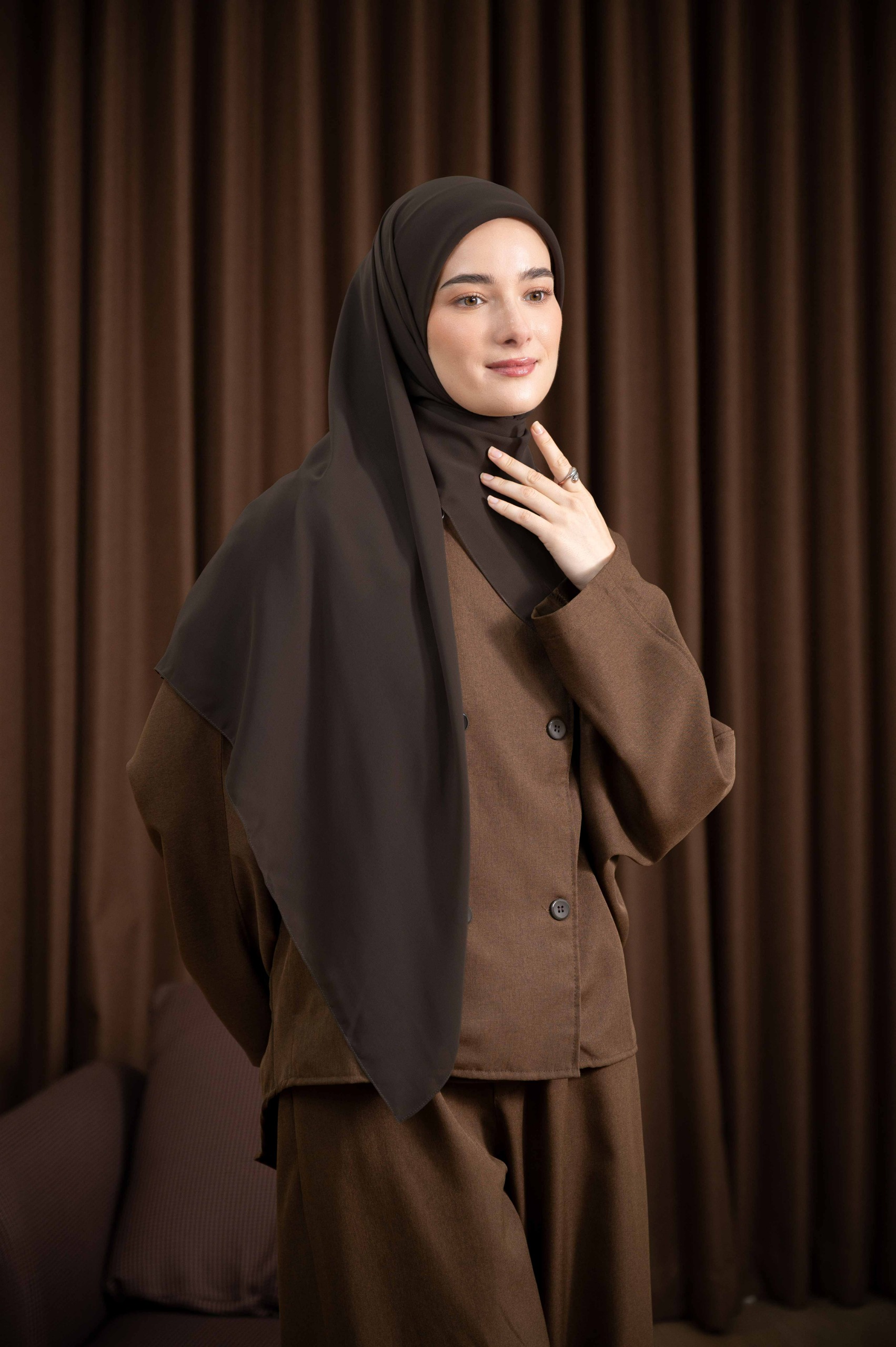 FLOWY SCARF ASHBROWN