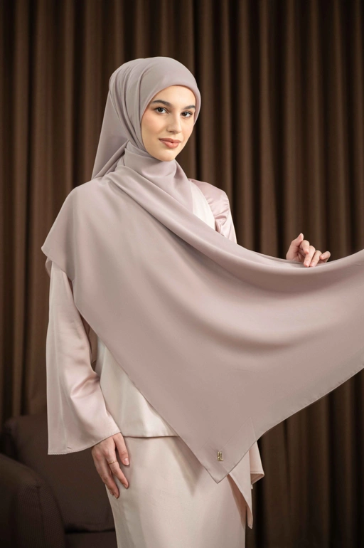 Image of FLOWY SCARF NUDE