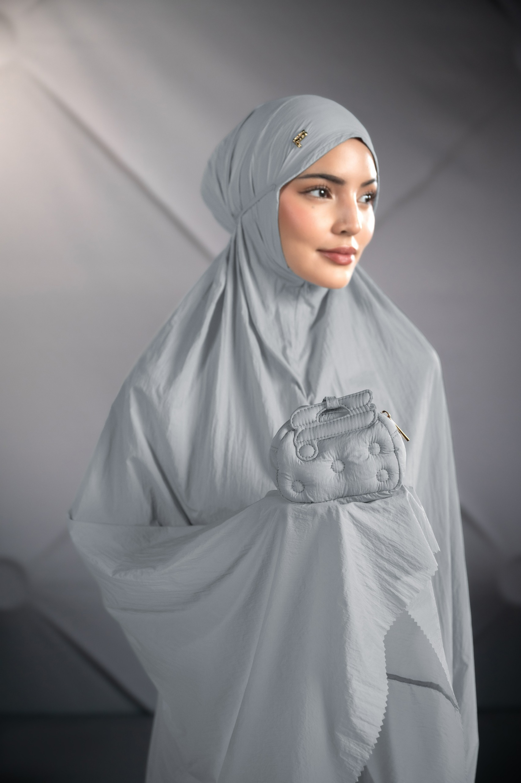 BOUTONNE PRAYER SET SKYLIGHT