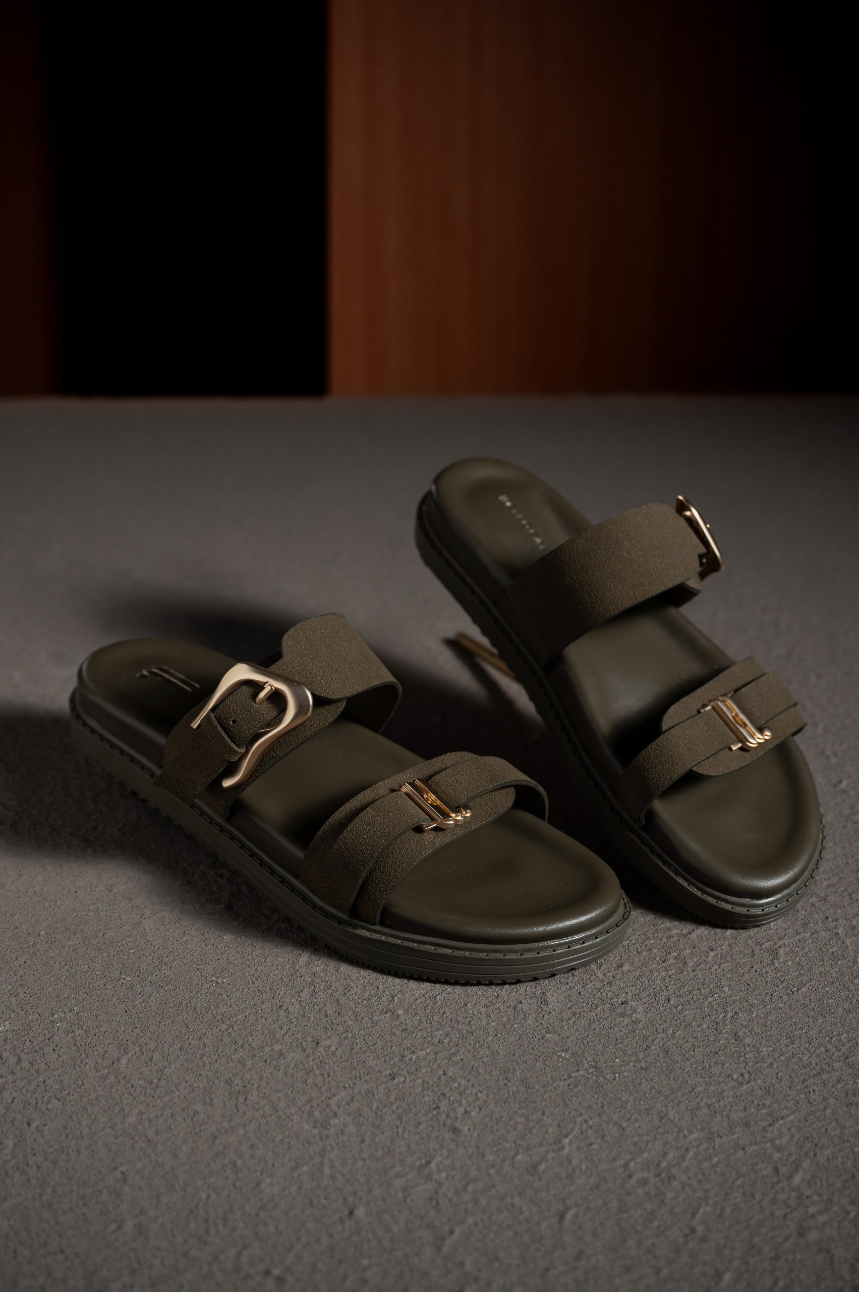 REINE SANDAL OLIVE