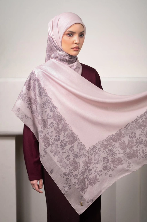 Image of NOIRLACE SCARF POWDER