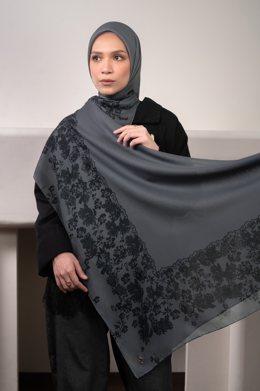 NOIRLACE SCARF CHARCOAL