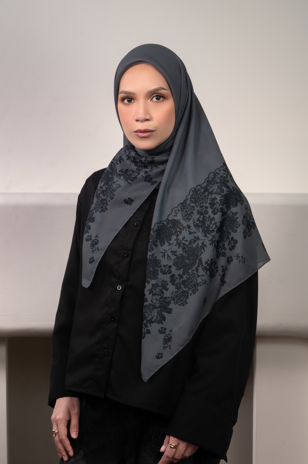 NOIRLACE SCARF CHARCOAL