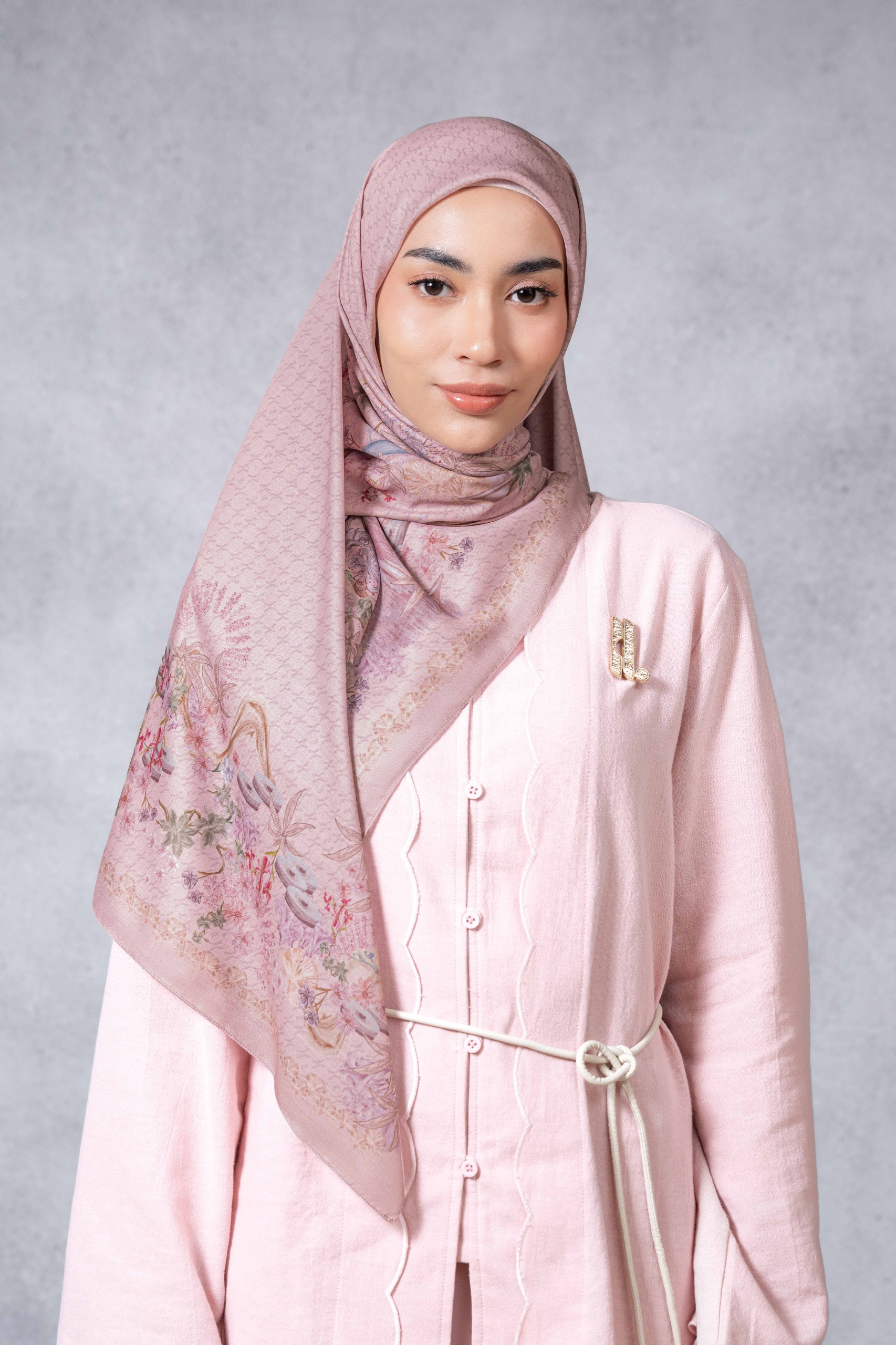 BEYOND BATAVIA SCARF PEACHSKIN