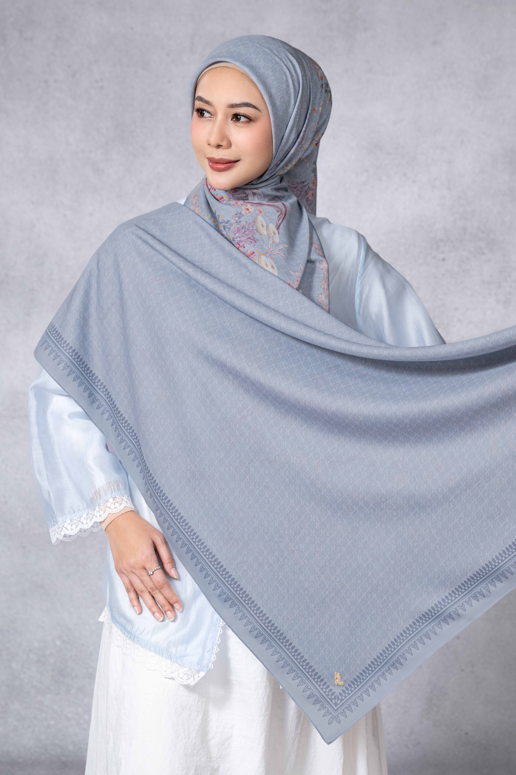 BEYOND BATAVIA SCARF BLUEBELL