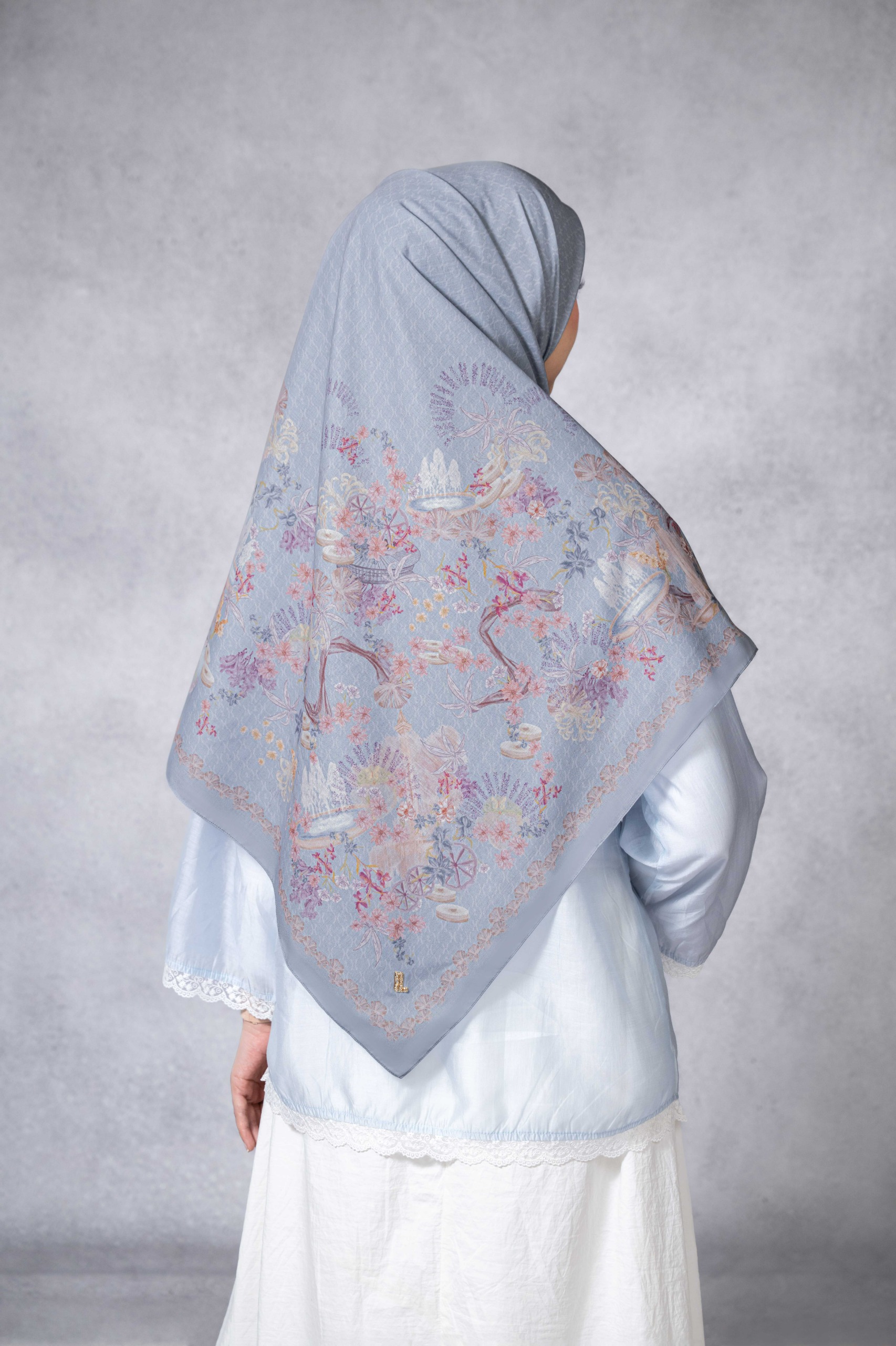 BEYOND BATAVIA SCARF BLUEBELL