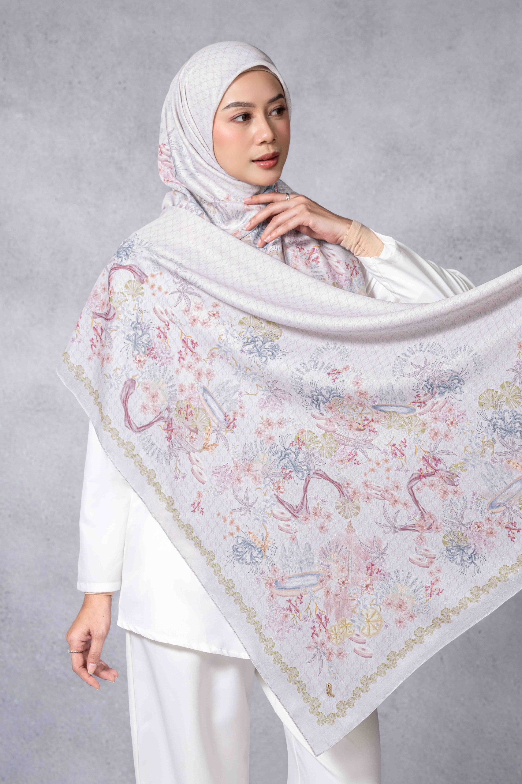 BEYOND BATAVIA SCARF OPALINE