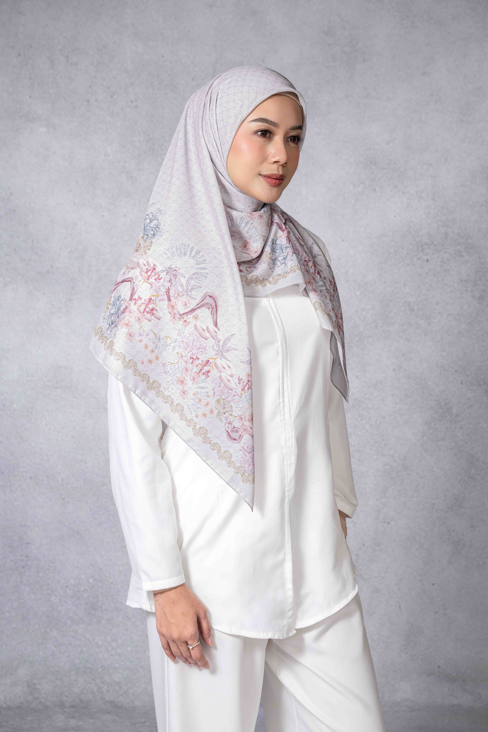 BEYOND BATAVIA SCARF OPALINE