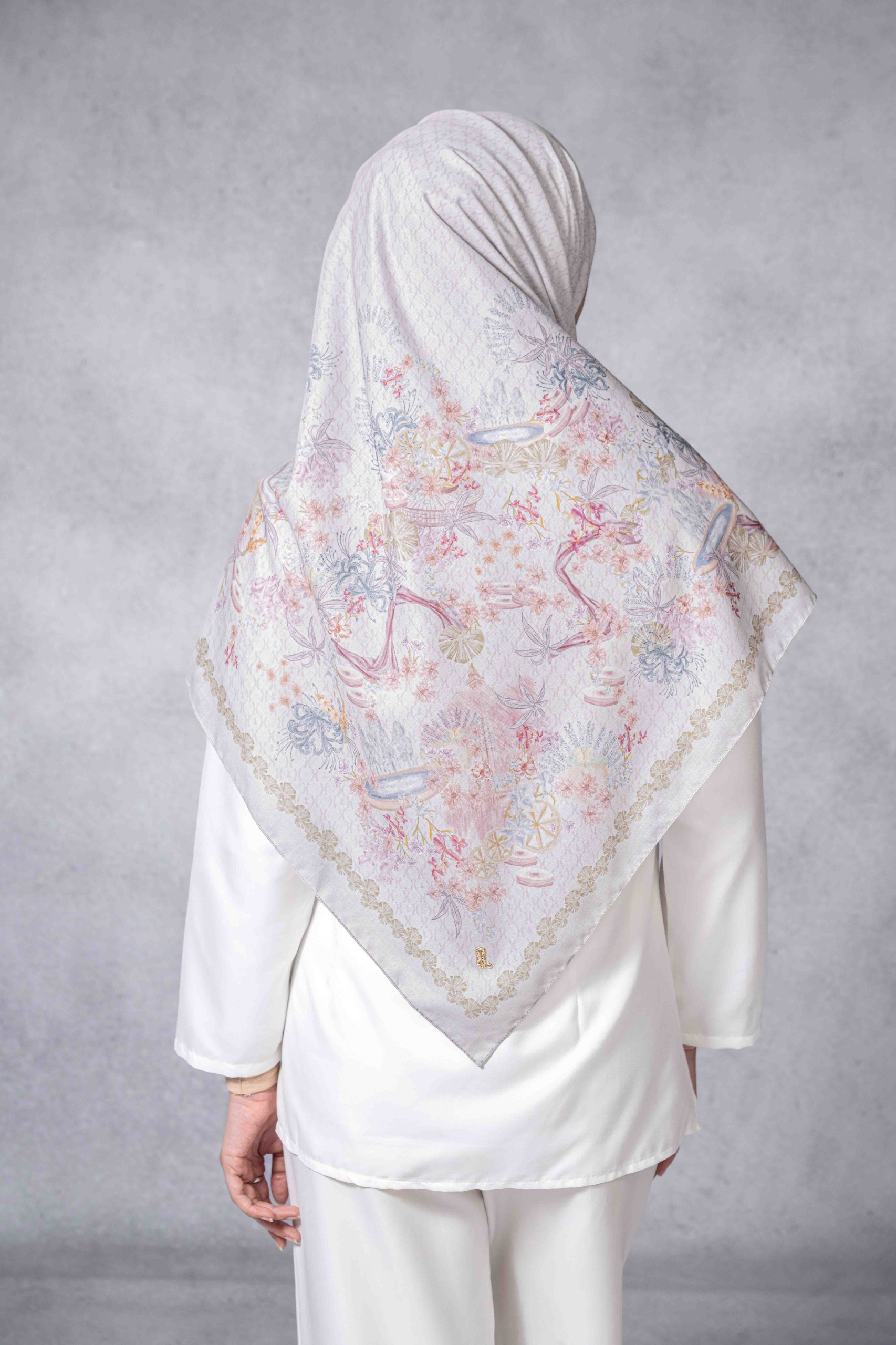 BEYOND BATAVIA SCARF OPALINE