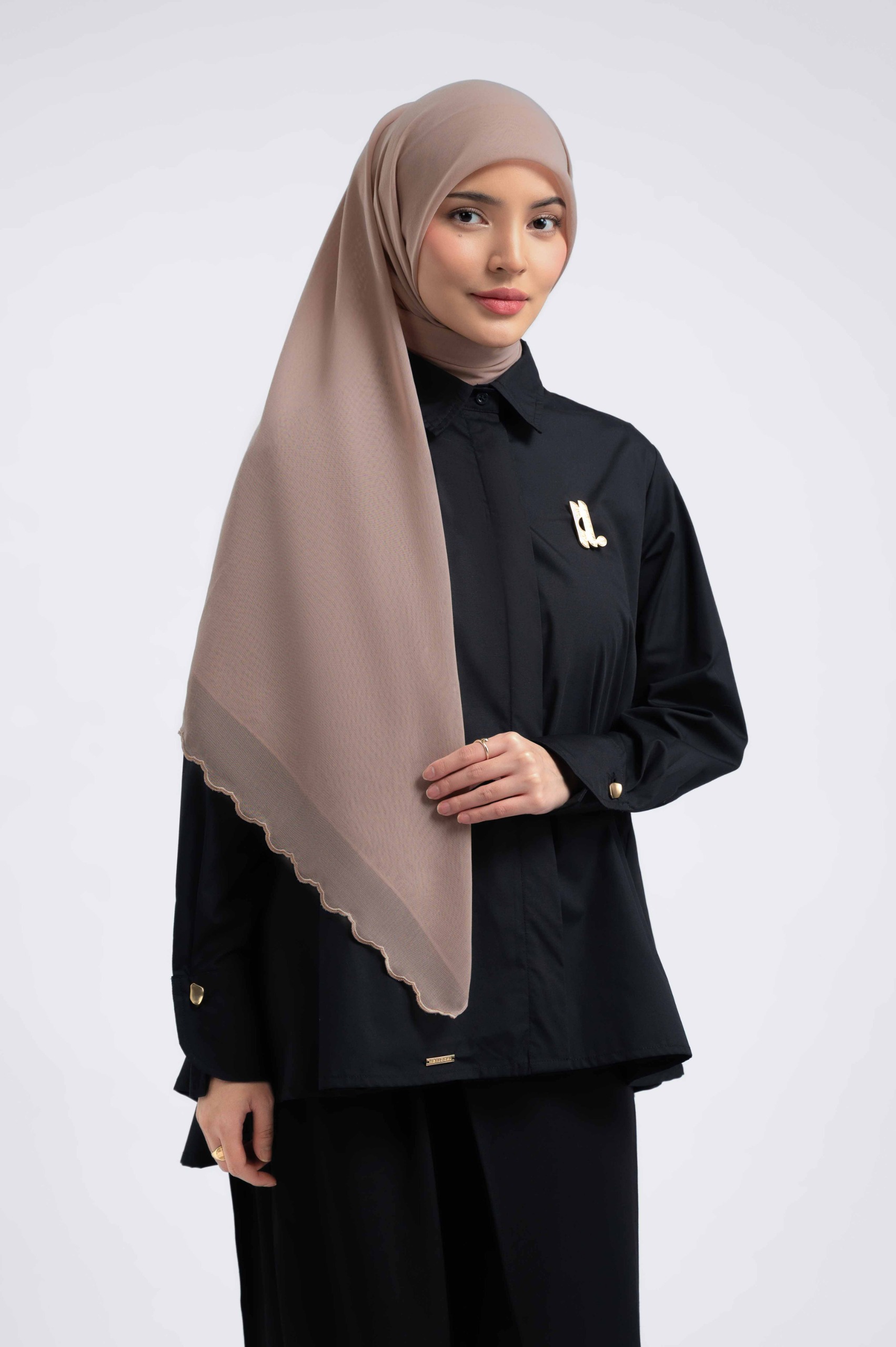 WAVY SCARF MILKTEA