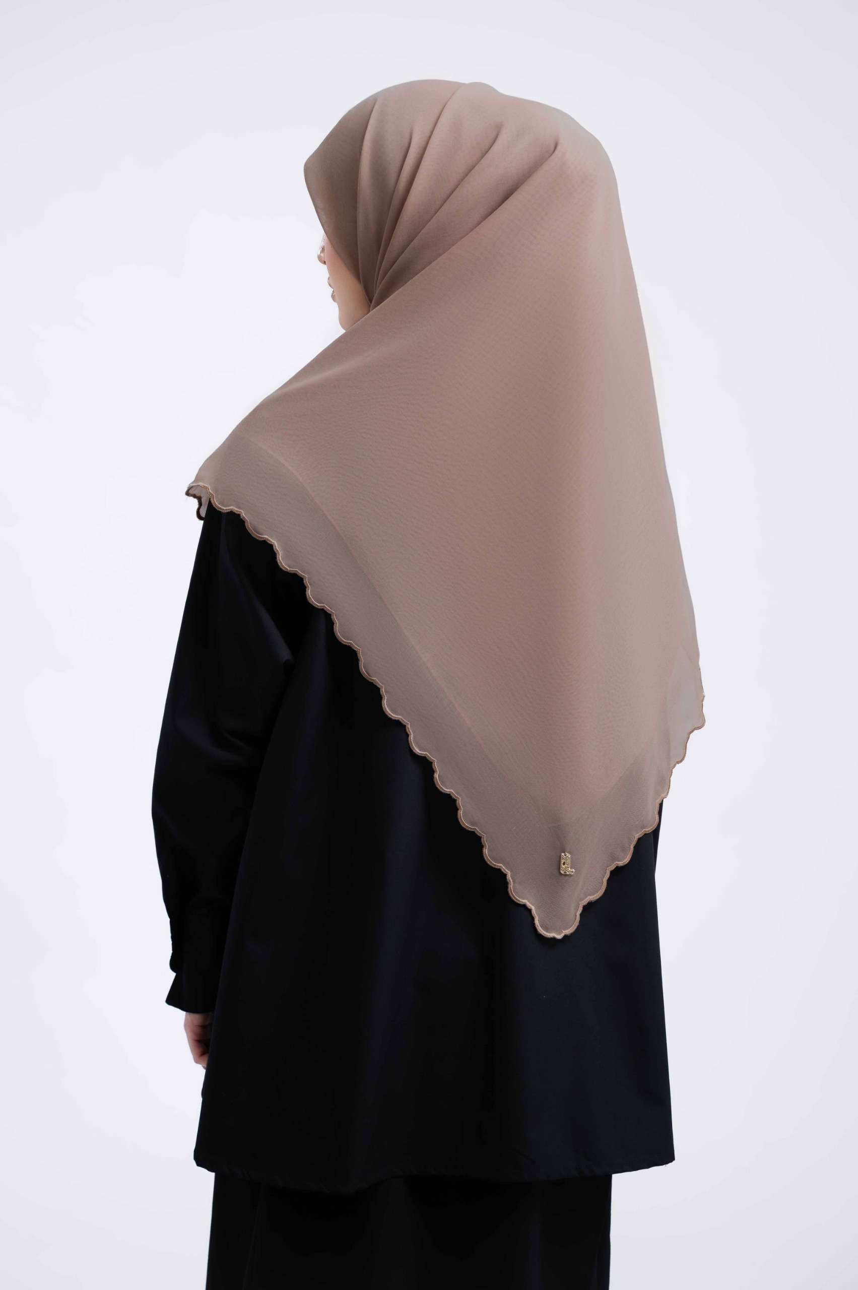 WAVY SCARF MILKTEA
