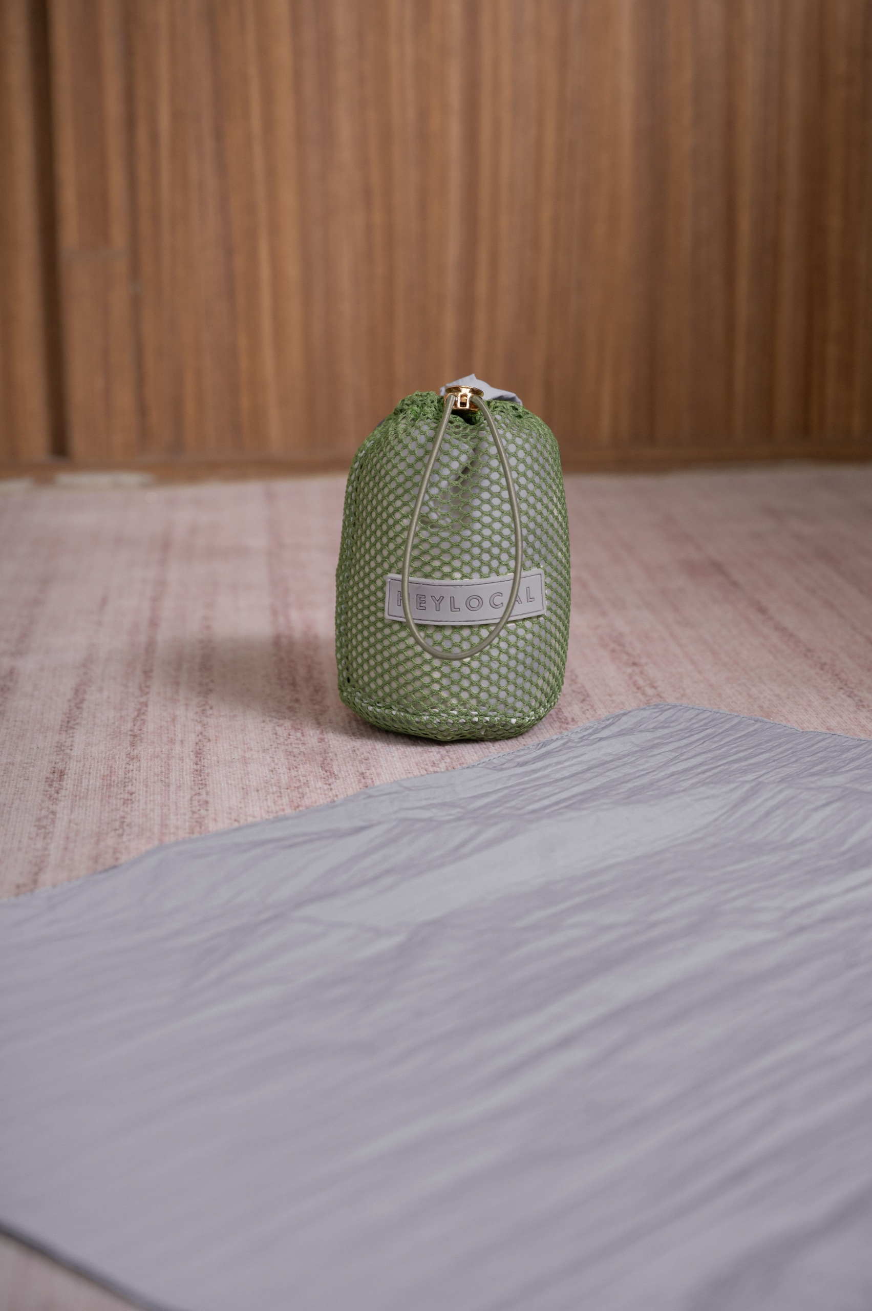 MESH PRAYER SET FROST GREEN