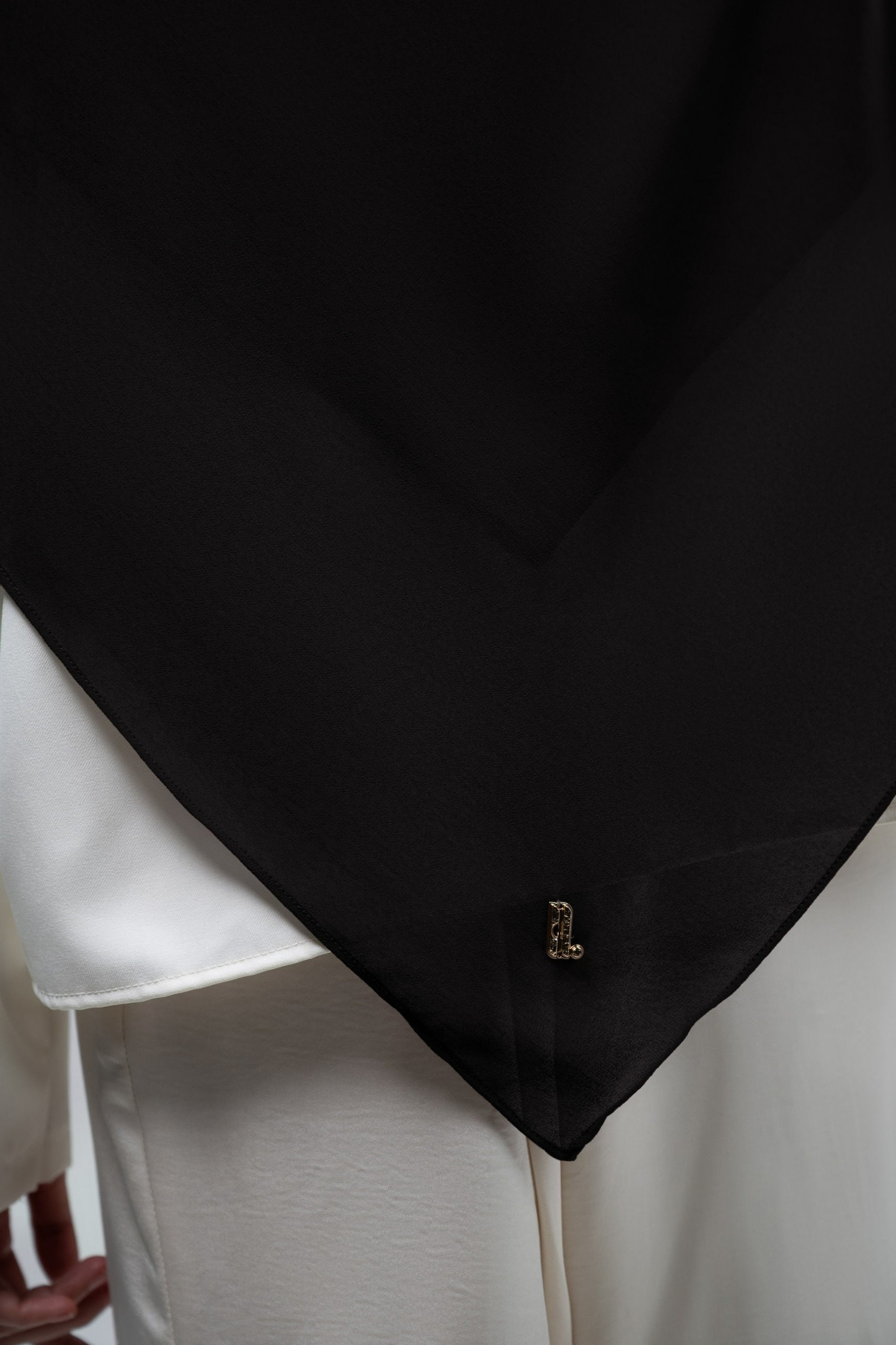 KHALA SQUAREBAN BLACK