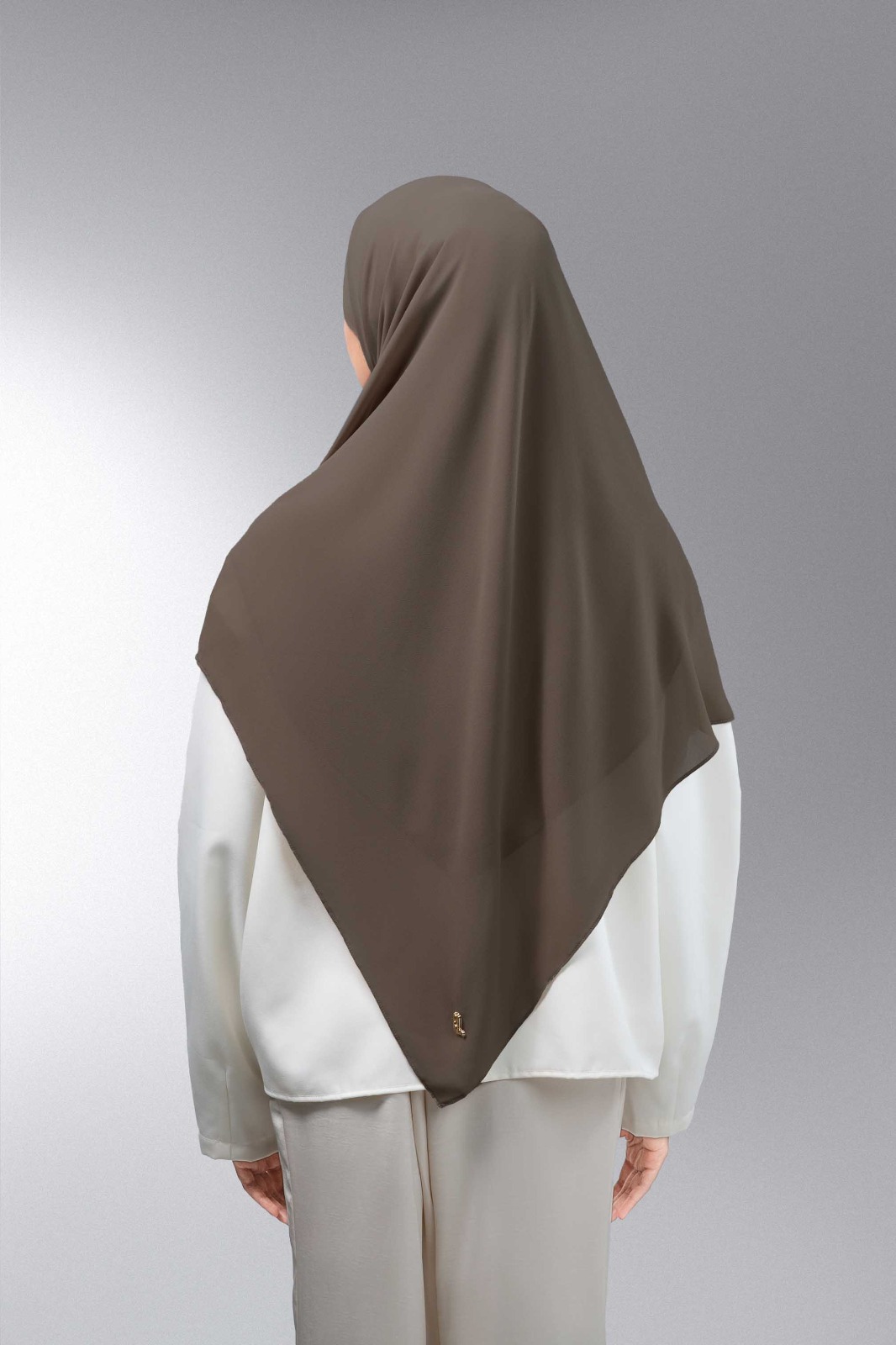 KHALA SQUAREBAN WALNUT