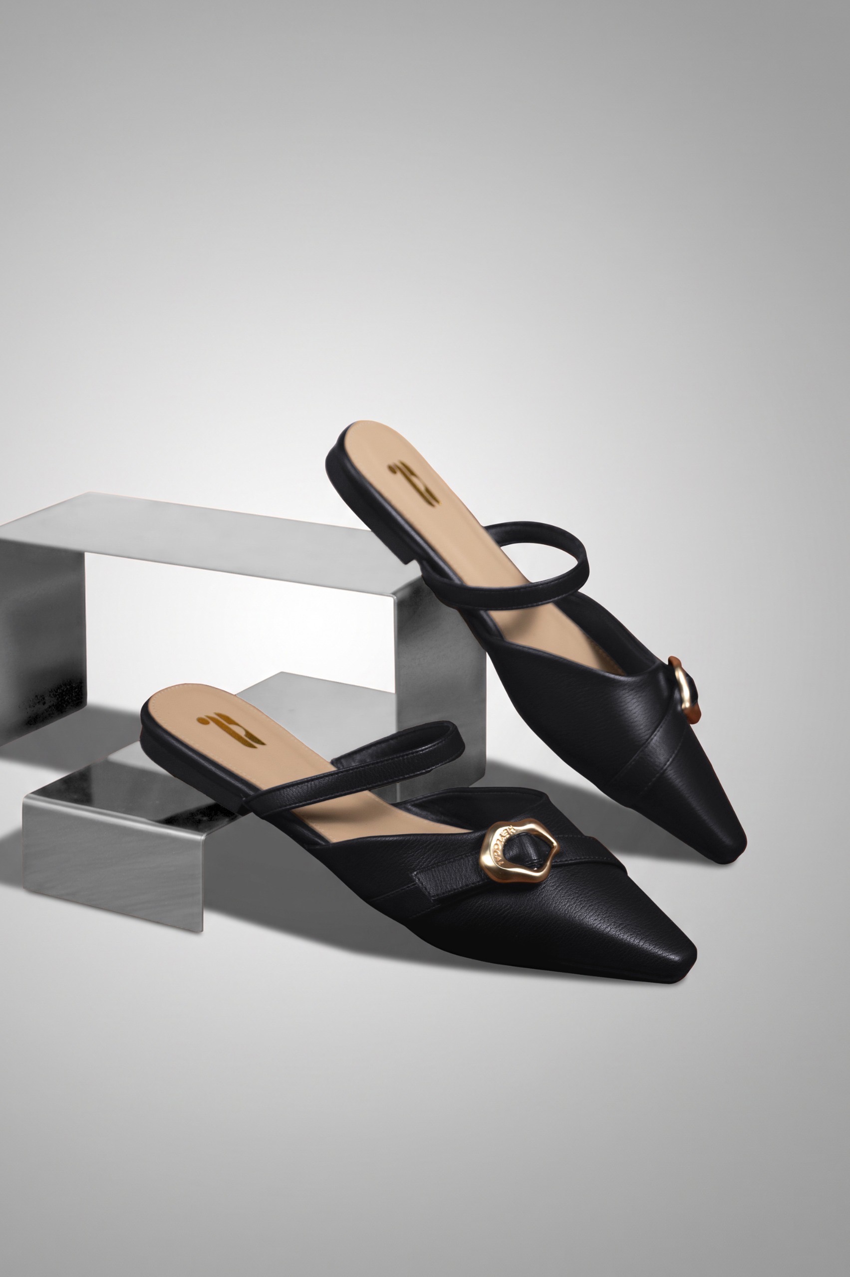 SEKALA FLAT SHOES LEGAM