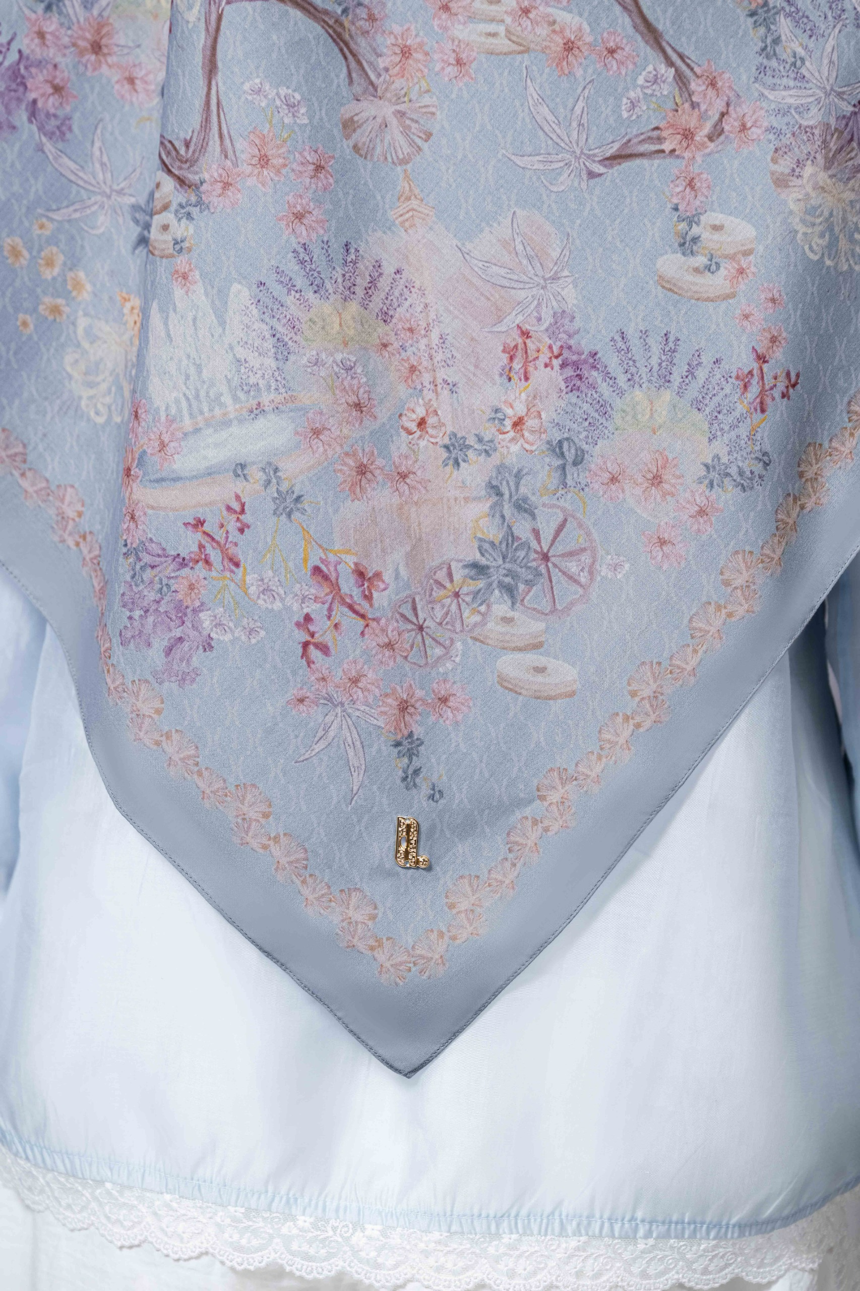 BEYOND BATAVIA SCARF BLUEBELL