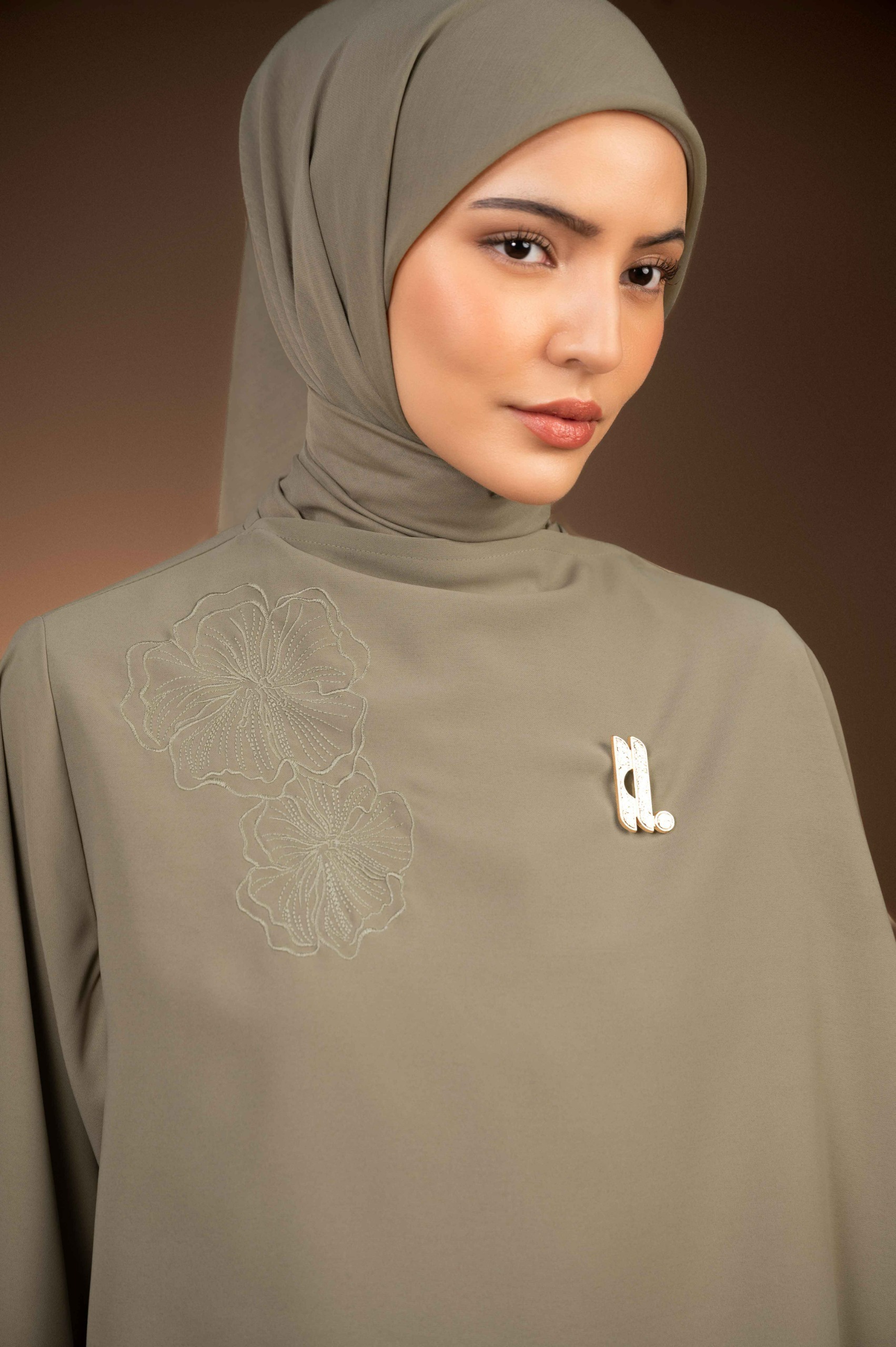 BLUS BERSELENDANG TENTREM