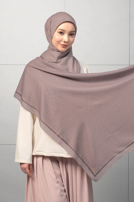 EDGE SCARF BALLET